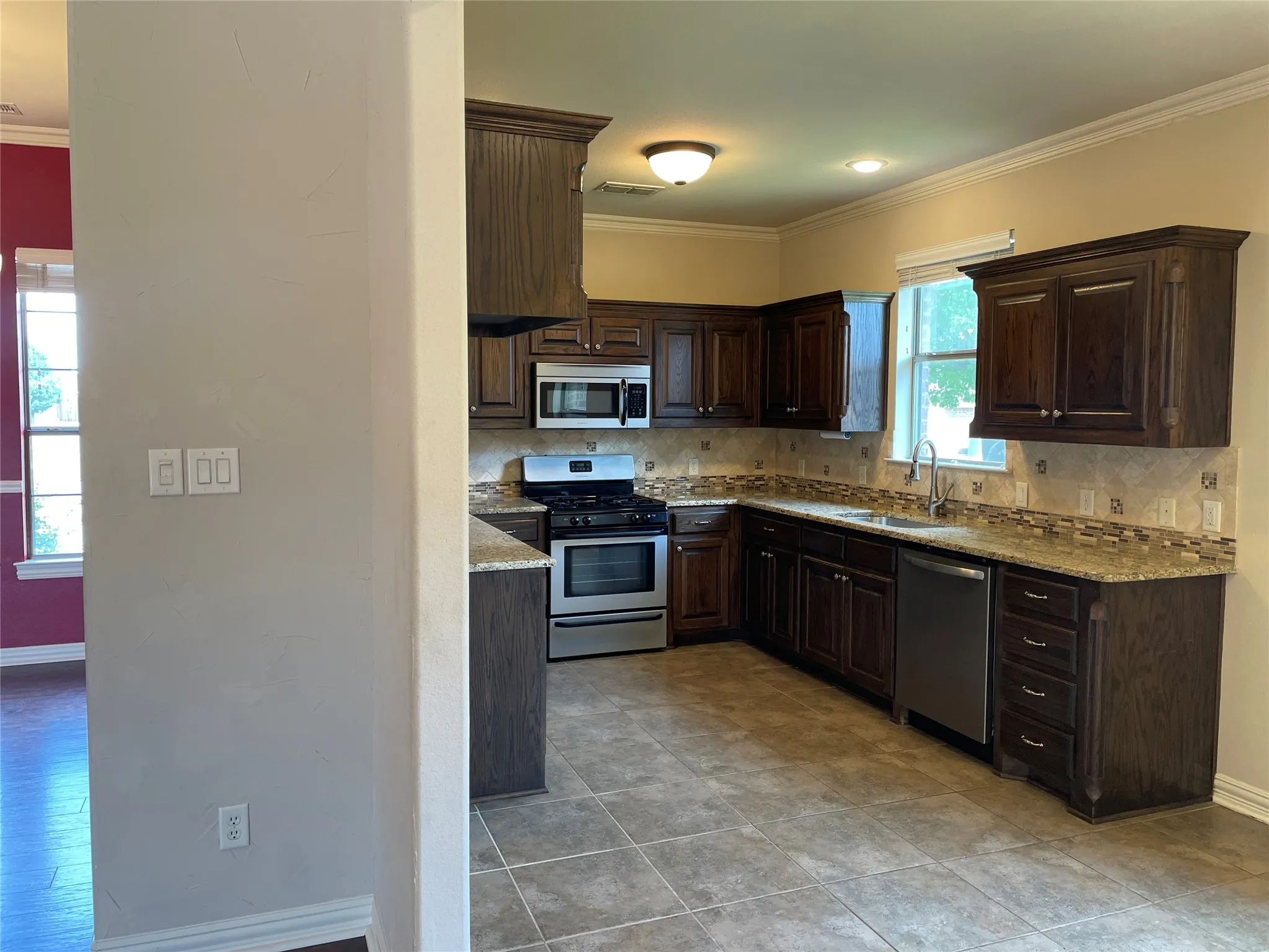 Single Family Residence For Rent in Collin County , 1125 Northwood Lane, Royse City, Texas 75189, 3 Bedroom, 2 Bathroom, 2 Garage spaces, 1,789 Sqft, built in 2009, mls#21278090, Real Estate Agent in Royse City, Homes For Rent in Collin county, Homes For Rent in Royse City, Realtor in Royse City Texas, Real Estate Brokerage Independent Realty Texas, Luminita Cordes Realtor