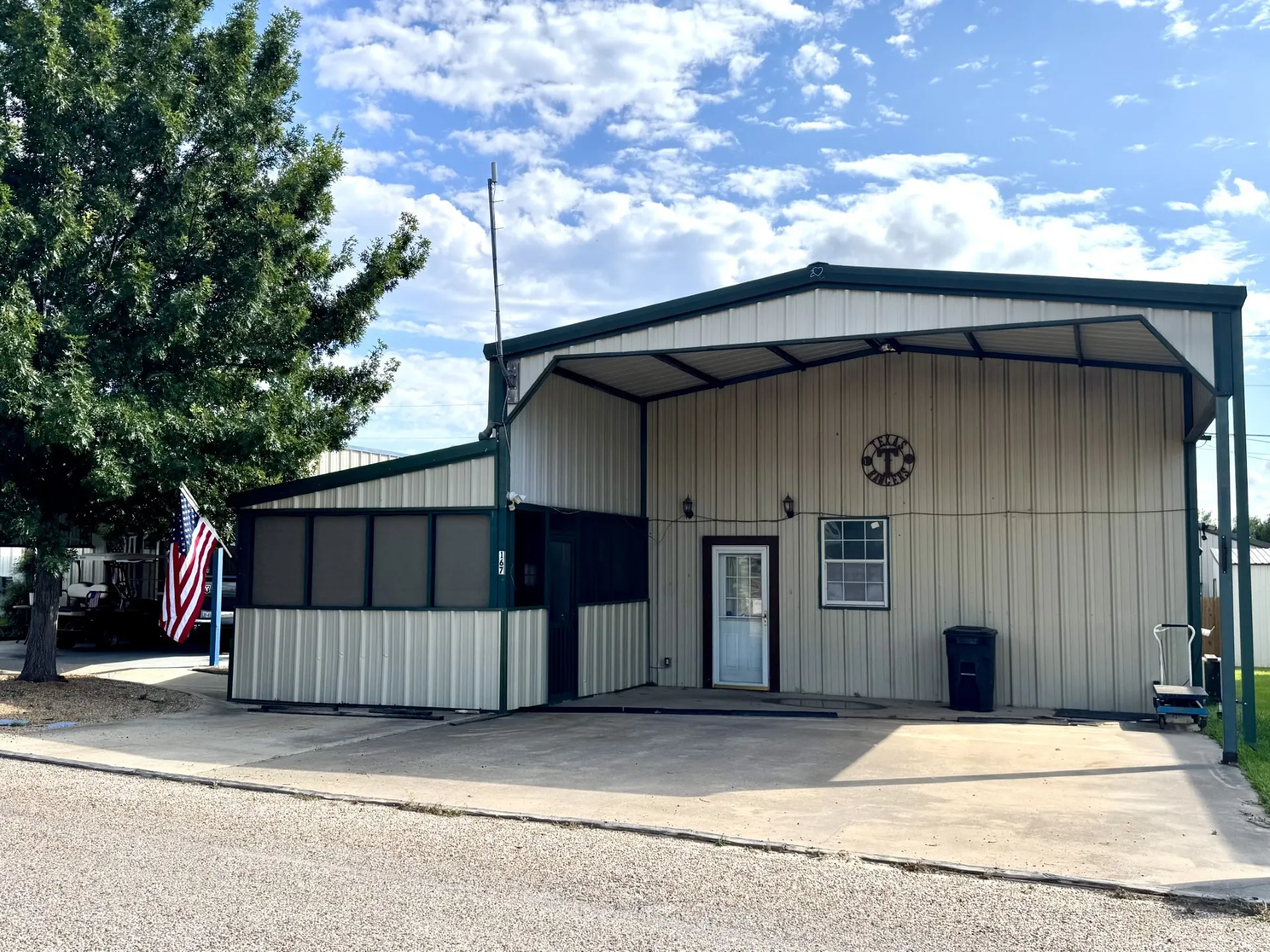Single Family Residence For Sale in Hill County , 167 Yellowstone Drive 14, Whitney, Texas 76692, 2 Bedroom, 2 Bathroom, Garage spaces, 2,181 Sqft, built in 2005, mls#21277928, Real Estate Agent in Whitney, Homes For Sale in Hill county, Homes For Sale in Whitney, Realtor in Whitney Texas, Real Estate Brokerage Independent Realty Texas, Luminita Cordes Realtor