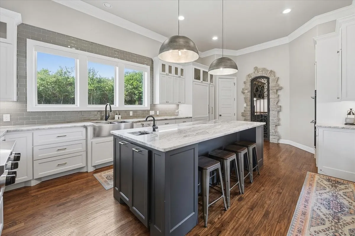 Single Family Residence For Sale in Parker County , 167 Crooked Creek Lane, Aledo, Texas 76008, 4 Bedroom, 4 Bathroom, 3 Garage spaces, 4,122 Sqft, built in 2016, mls#21276190, Real Estate Agent in Aledo, Homes For Sale in Parker county, Homes For Sale in Aledo, Realtor in Aledo Texas, Real Estate Brokerage Independent Realty Texas, Luminita Cordes Realtor