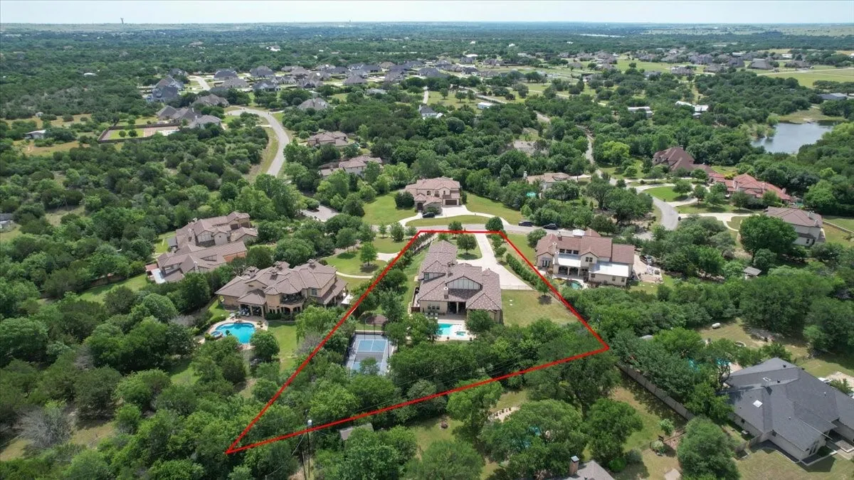 Single Family Residence For Sale in Parker County , 167 Crooked Creek Lane, Aledo, Texas 76008, 4 Bedroom, 4 Bathroom, 3 Garage spaces, 4,122 Sqft, built in 2016, mls#21276190, Real Estate Agent in Aledo, Homes For Sale in Parker county, Homes For Sale in Aledo, Realtor in Aledo Texas, Real Estate Brokerage Independent Realty Texas, Luminita Cordes Realtor