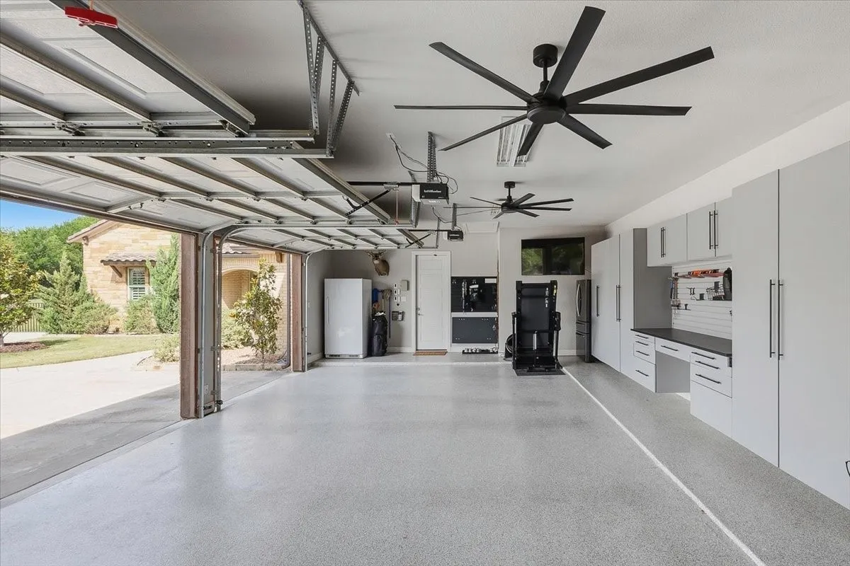 Single Family Residence For Sale in Parker County , 167 Crooked Creek Lane, Aledo, Texas 76008, 4 Bedroom, 4 Bathroom, 3 Garage spaces, 4,122 Sqft, built in 2016, mls#21276190, Real Estate Agent in Aledo, Homes For Sale in Parker county, Homes For Sale in Aledo, Realtor in Aledo Texas, Real Estate Brokerage Independent Realty Texas, Luminita Cordes Realtor