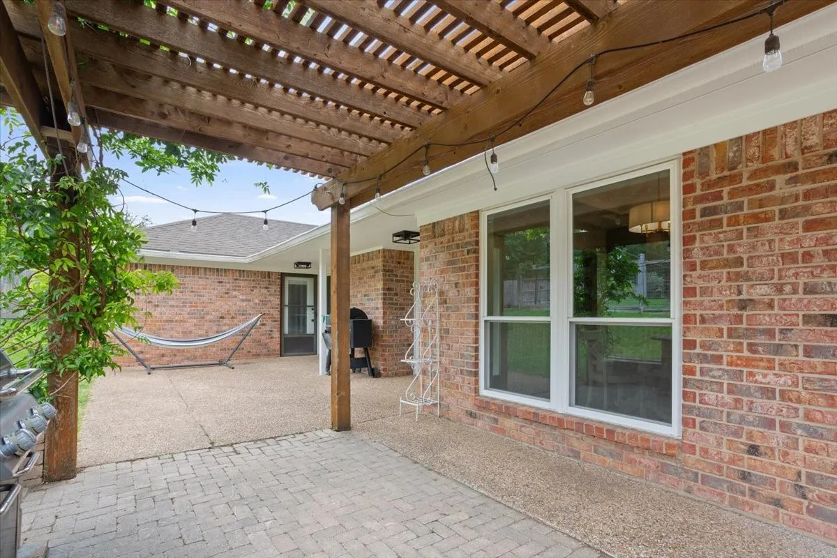 Single Family Residence For Sale in Mc Lennan County , 10025 Forest View Drive, Woodway, Texas 76712, 4 Bedroom, 3 Bathroom, 2 Garage spaces, 2,672 Sqft, built in 1983, mls#21274055, Real Estate Agent in Woodway, Homes For Sale in Mc Lennan county, Homes For Sale in Woodway, Realtor in Woodway Texas, Real Estate Brokerage Independent Realty Texas, Luminita Cordes Realtor