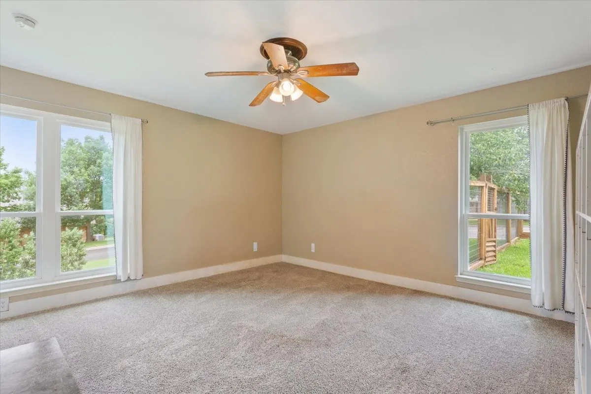 Single Family Residence For Sale in Mc Lennan County , 10025 Forest View Drive, Woodway, Texas 76712, 4 Bedroom, 3 Bathroom, 2 Garage spaces, 2,672 Sqft, built in 1983, mls#21274055, Real Estate Agent in Woodway, Homes For Sale in Mc Lennan county, Homes For Sale in Woodway, Realtor in Woodway Texas, Real Estate Brokerage Independent Realty Texas, Luminita Cordes Realtor