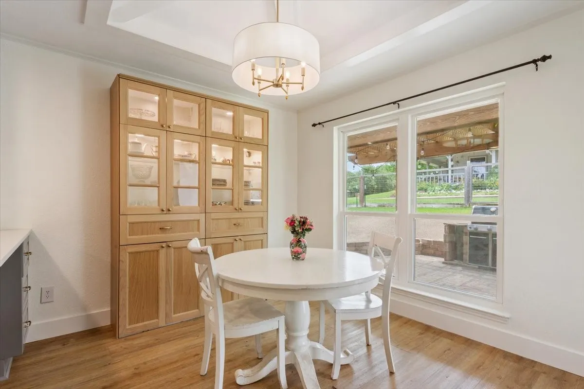 Single Family Residence For Sale in Mc Lennan County , 10025 Forest View Drive, Woodway, Texas 76712, 4 Bedroom, 3 Bathroom, 2 Garage spaces, 2,672 Sqft, built in 1983, mls#21274055, Real Estate Agent in Woodway, Homes For Sale in Mc Lennan county, Homes For Sale in Woodway, Realtor in Woodway Texas, Real Estate Brokerage Independent Realty Texas, Luminita Cordes Realtor
