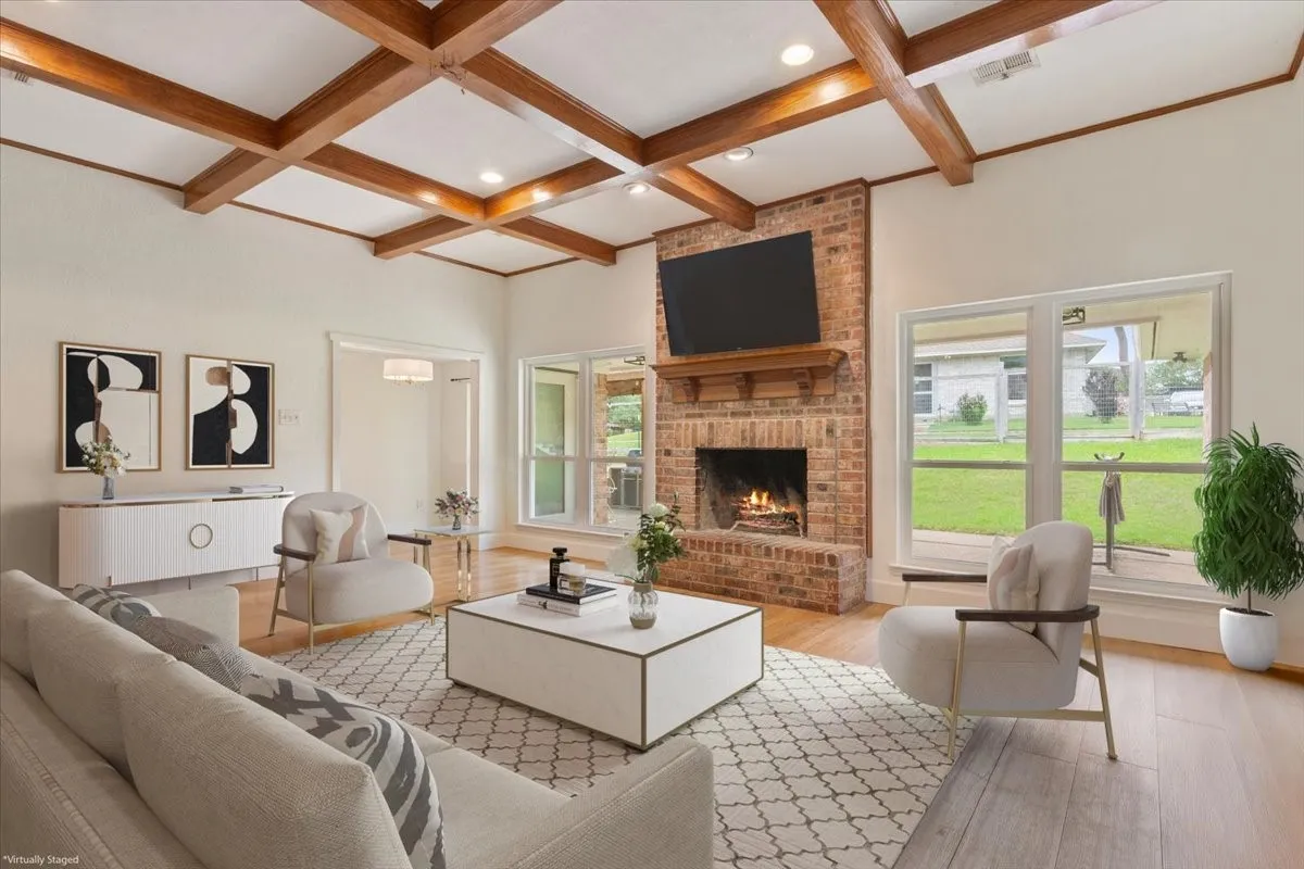 Single Family Residence For Sale in Mc Lennan County , 10025 Forest View Drive, Woodway, Texas 76712, 4 Bedroom, 3 Bathroom, 2 Garage spaces, 2,672 Sqft, built in 1983, mls#21274055, Real Estate Agent in Woodway, Homes For Sale in Mc Lennan county, Homes For Sale in Woodway, Realtor in Woodway Texas, Real Estate Brokerage Independent Realty Texas, Luminita Cordes Realtor