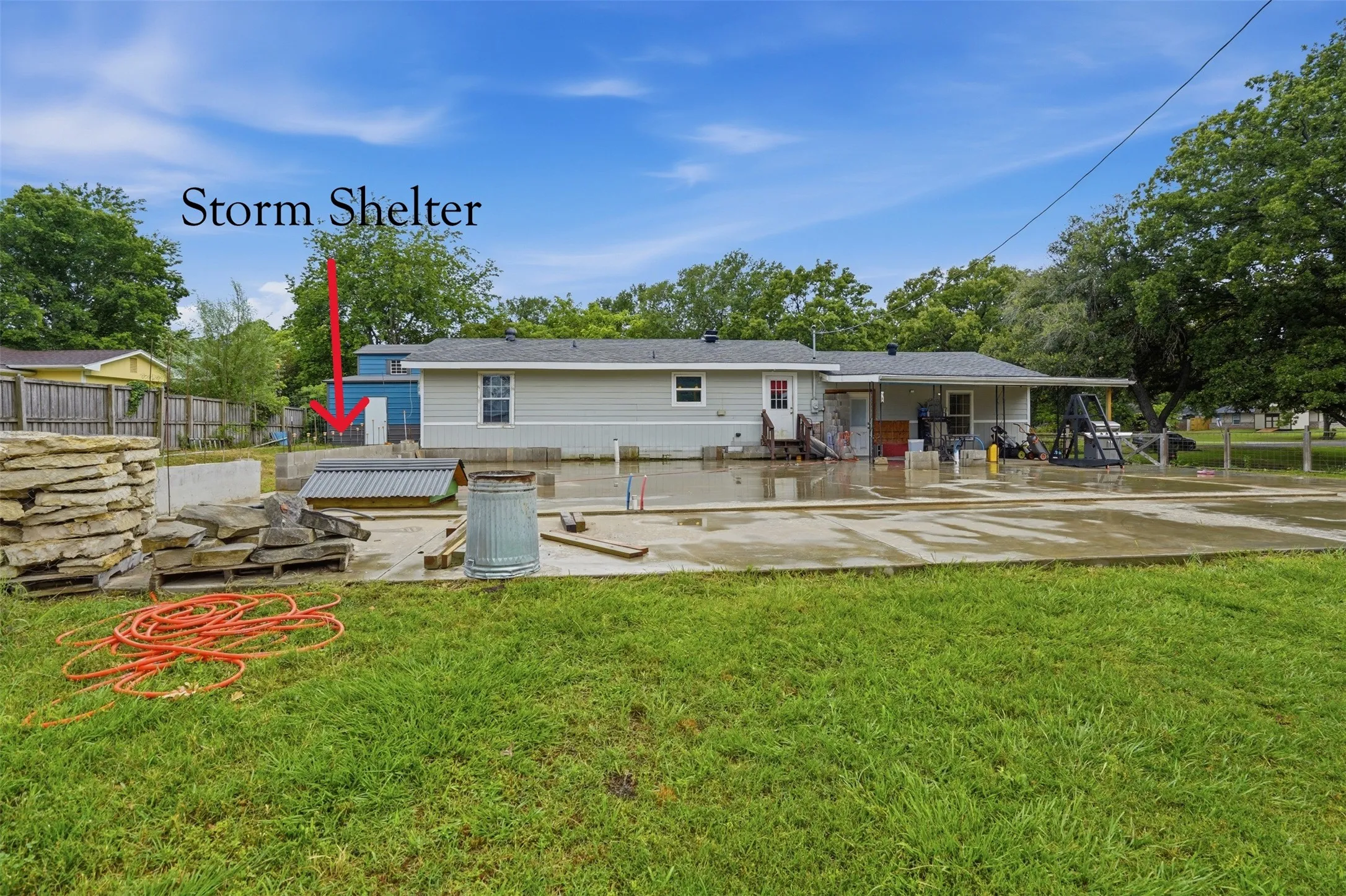 Single Family Residence For Sale in Hunt County , 1724 E Crestway Drive, West Tawakoni, Texas 75474, 4 Bedrooms, 2 Bathrooms, Garage spaces, 1,774 Sqft, built in 1984, Price $399,000, mls#21278073, Real Estate Agent in West Tawakoni, Homes For Sale in Hunt county, Homes For Sale in West Tawakoni, Realtor in West Tawakoni Texas, Real Estate Brokerage Independent Realty Texas, Luminita Cordes Realtor