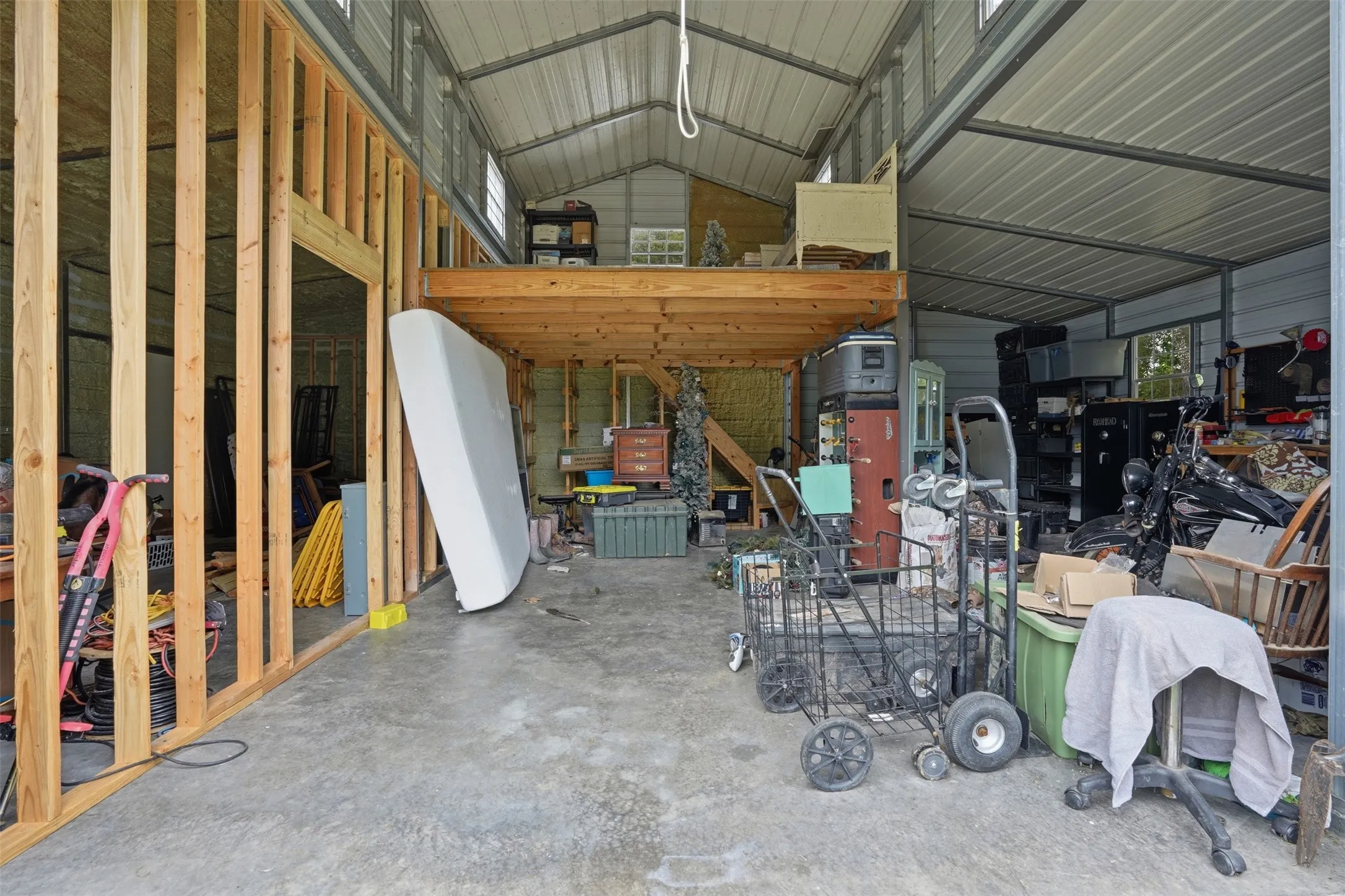 Single Family Residence For Sale in Hunt County , 1724 E Crestway Drive, West Tawakoni, Texas 75474, 4 Bedrooms, 2 Bathrooms, Garage spaces, 1,774 Sqft, built in 1984, Price $399,000, mls#21278073, Real Estate Agent in West Tawakoni, Homes For Sale in Hunt county, Homes For Sale in West Tawakoni, Realtor in West Tawakoni Texas, Real Estate Brokerage Independent Realty Texas, Luminita Cordes Realtor
