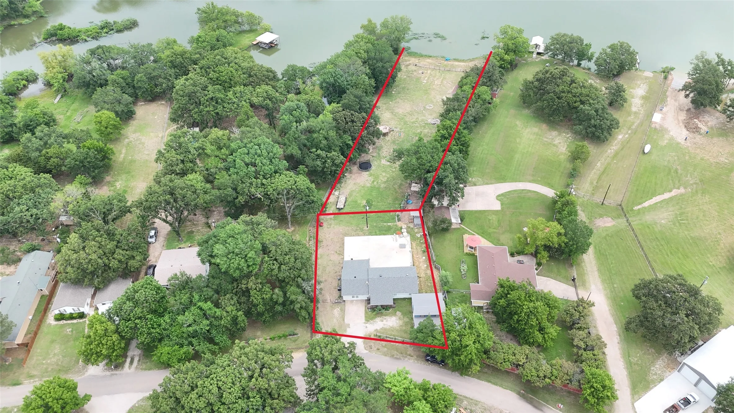 Single Family Residence For Sale in Hunt County , 1724 E Crestway Drive, West Tawakoni, Texas 75474, 4 Bedrooms, 2 Bathrooms, Garage spaces, 1,774 Sqft, built in 1984, Price $399,000, mls#21278073, Real Estate Agent in West Tawakoni, Homes For Sale in Hunt county, Homes For Sale in West Tawakoni, Realtor in West Tawakoni Texas, Real Estate Brokerage Independent Realty Texas, Luminita Cordes Realtor