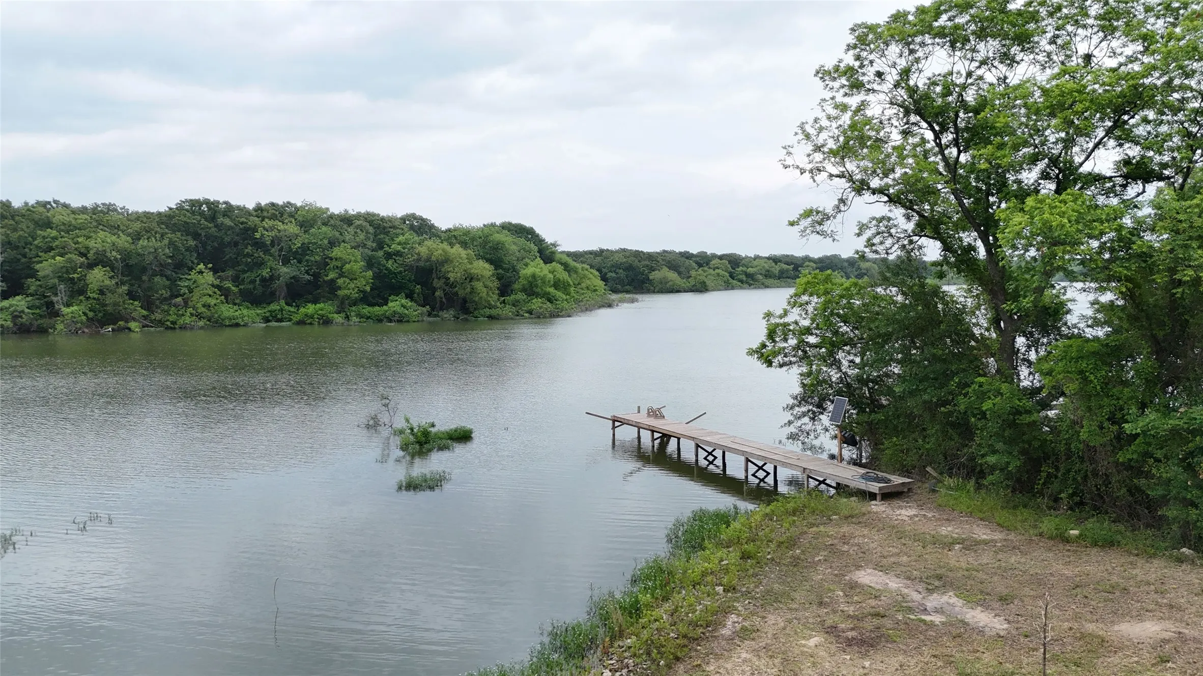 Single Family Residence For Sale in Hunt County , 1724 E Crestway Drive, West Tawakoni, Texas 75474, 4 Bedrooms, 2 Bathrooms, Garage spaces, 1,774 Sqft, built in 1984, Price $399,000, mls#21278073, Real Estate Agent in West Tawakoni, Homes For Sale in Hunt county, Homes For Sale in West Tawakoni, Realtor in West Tawakoni Texas, Real Estate Brokerage Independent Realty Texas, Luminita Cordes Realtor