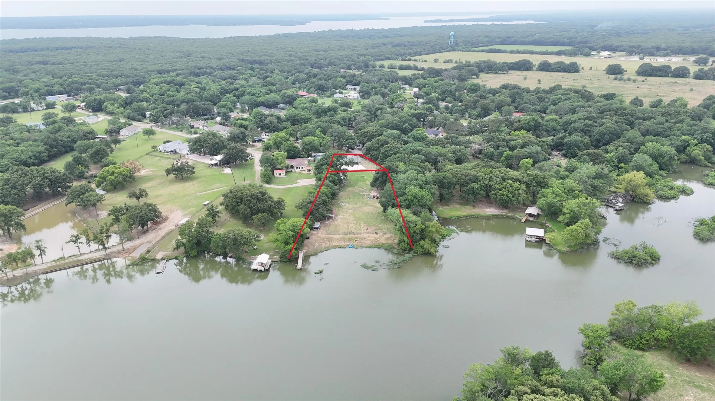 Single Family Residence For Sale in Hunt County , 1724 E Crestway Drive, West Tawakoni, Texas 75474, 4 Bedrooms, 2 Bathrooms, Garage spaces, 1,774 Sqft, built in 1984, Price $399,000, mls#21278073, Real Estate Agent in West Tawakoni, Homes For Sale in Hunt county, Homes For Sale in West Tawakoni, Realtor in West Tawakoni Texas, Real Estate Brokerage Independent Realty Texas, Luminita Cordes Realtor
