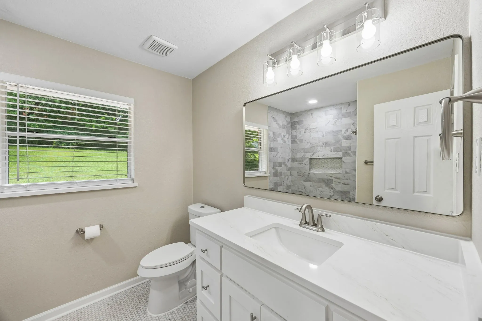 Single Family Residence For Sale in Grayson County , 636 Kessler Boulevard, Sherman, Texas 75092, 3 Bedrooms, 1 Bathroom, 1 Garage spaces, 1,347 Sqft, built in 1950, Price $235,000, mls#21278025, Real Estate Agent in Sherman, Homes For Sale in Grayson county, Homes For Sale in Sherman, Realtor in Sherman Texas, Real Estate Brokerage Independent Realty Texas, Luminita Cordes Realtor