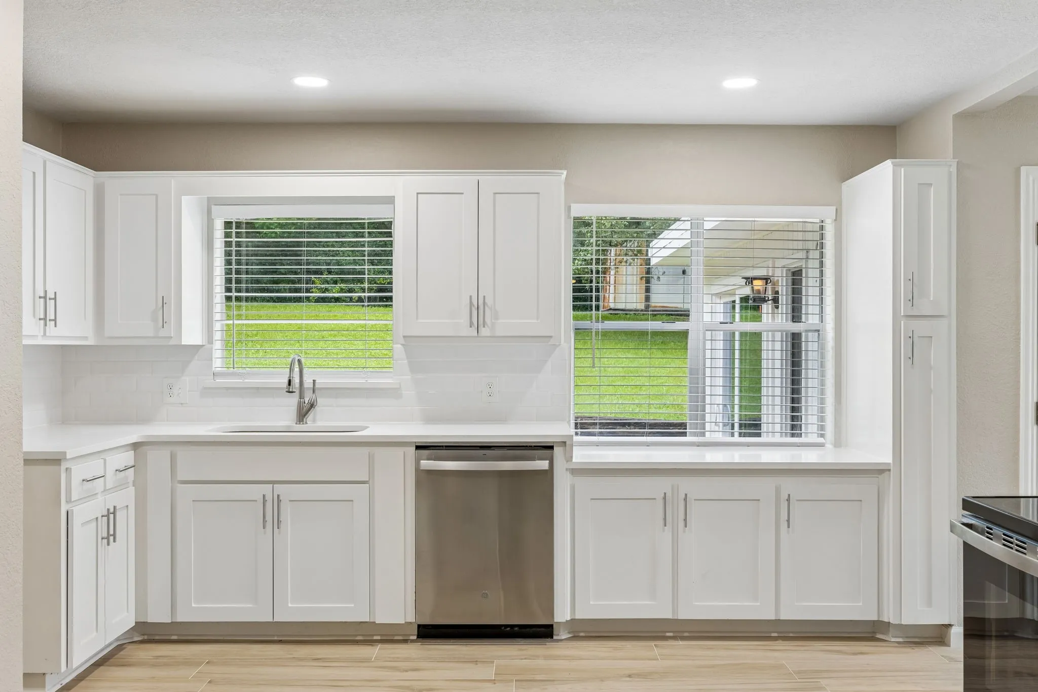 Single Family Residence For Sale in Grayson County , 636 Kessler Boulevard, Sherman, Texas 75092, 3 Bedrooms, 1 Bathroom, 1 Garage spaces, 1,347 Sqft, built in 1950, Price $235,000, mls#21278025, Real Estate Agent in Sherman, Homes For Sale in Grayson county, Homes For Sale in Sherman, Realtor in Sherman Texas, Real Estate Brokerage Independent Realty Texas, Luminita Cordes Realtor