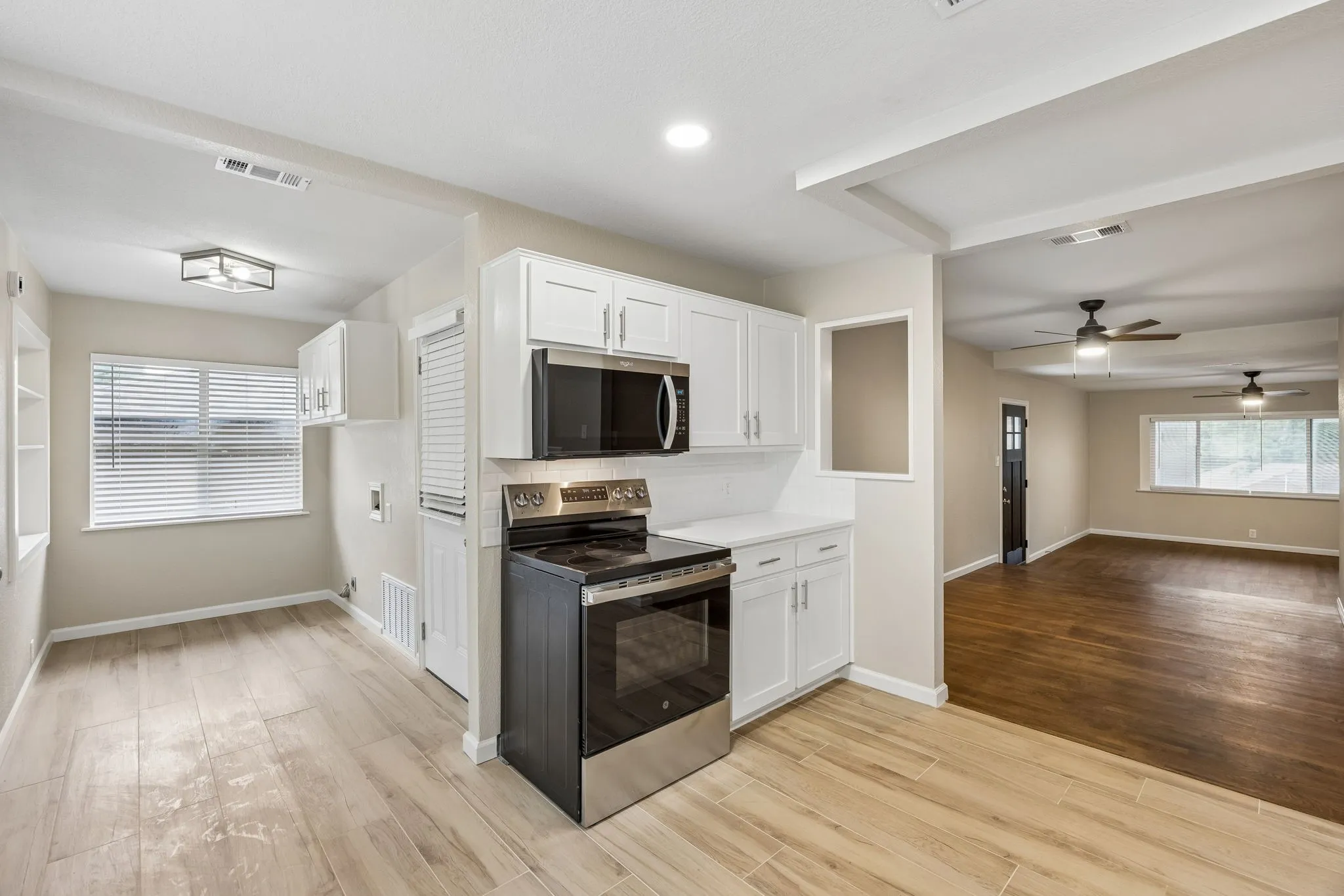 Single Family Residence For Sale in Grayson County , 636 Kessler Boulevard, Sherman, Texas 75092, 3 Bedrooms, 1 Bathroom, 1 Garage spaces, 1,347 Sqft, built in 1950, Price $235,000, mls#21278025, Real Estate Agent in Sherman, Homes For Sale in Grayson county, Homes For Sale in Sherman, Realtor in Sherman Texas, Real Estate Brokerage Independent Realty Texas, Luminita Cordes Realtor
