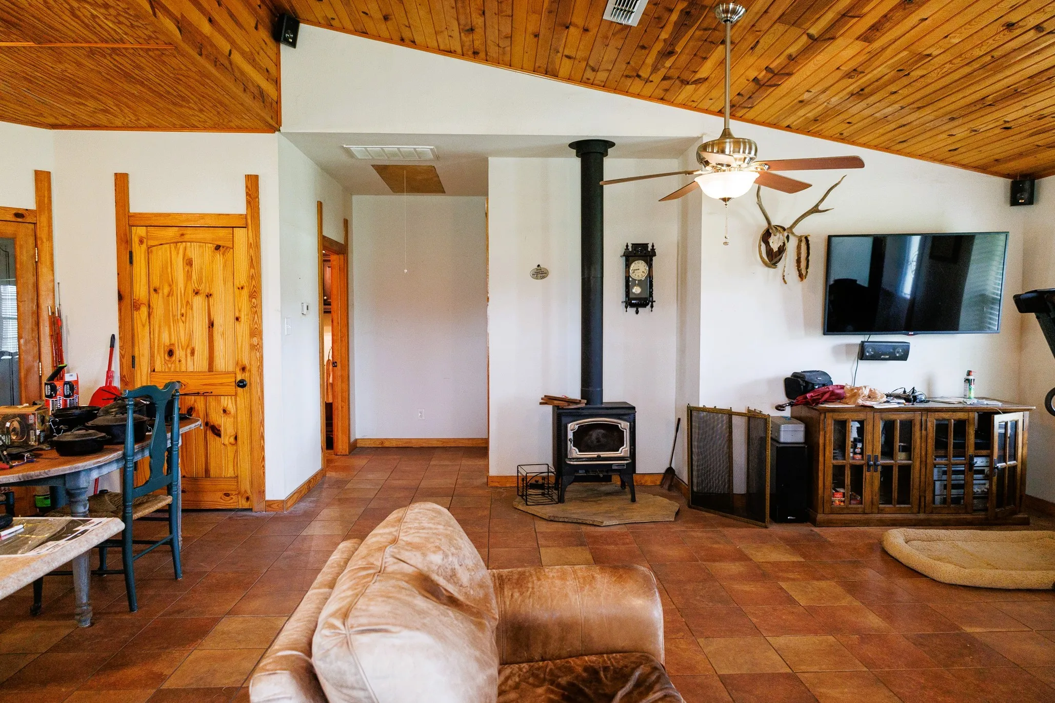 Ranch For Sale in Van Zandt County , 6100 Fm 314, Ben Wheeler, Texas 75754, 0, 0, Garage spaces, 0 Sqft, built in 2008, Price $795,000, mls#21265092, Real Estate Agent in Ben Wheeler, Homes For Sale in Van Zandt county, Homes For Sale in Ben Wheeler, Realtor in Ben Wheeler Texas, Real Estate Brokerage Independent Realty Texas, Luminita Cordes Realtor