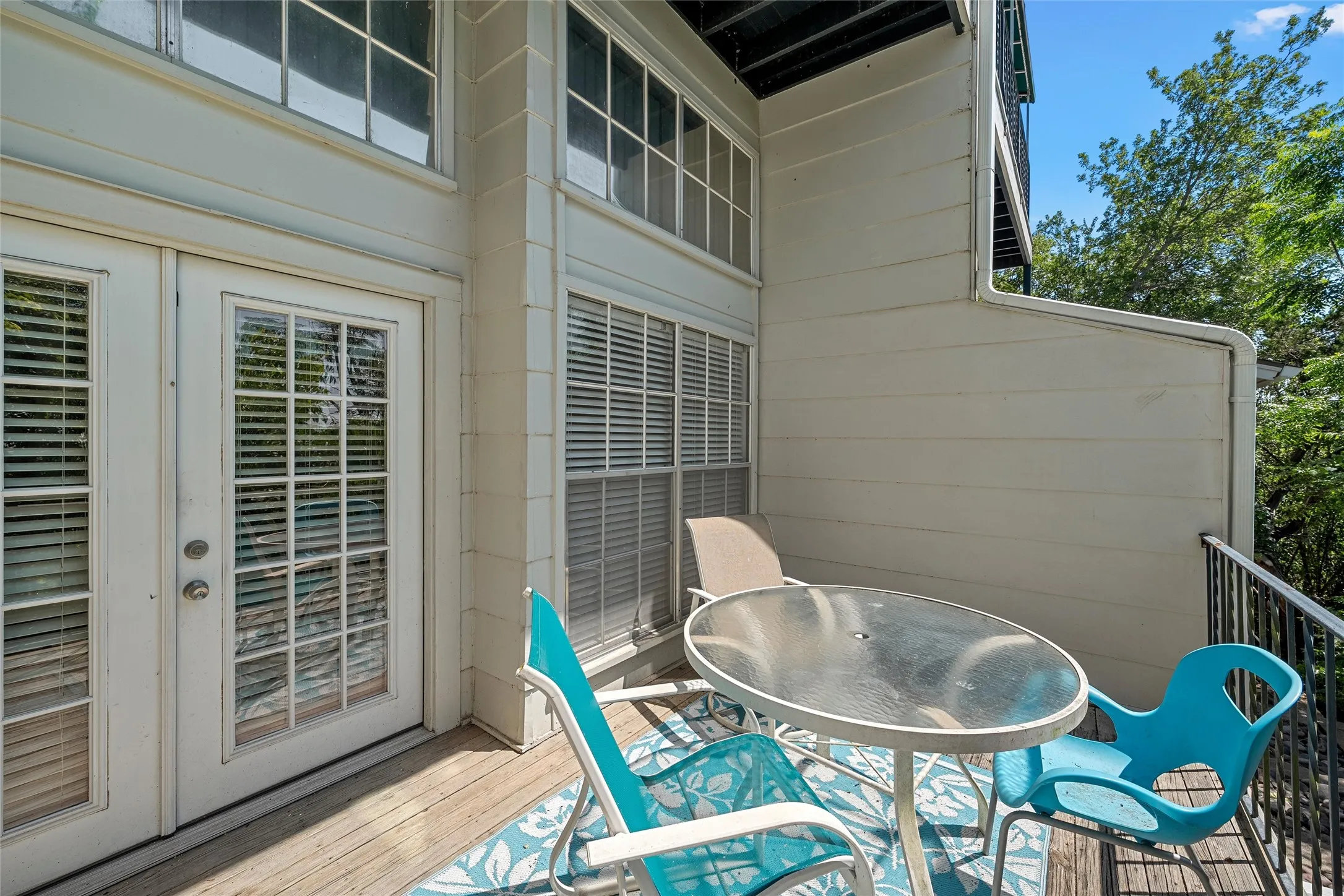 Condominium For Sale in Mc Lennan County , 2905 Lake Shore Drive 203, Waco, Texas 76708, 2 Bedroom, 2 Bathroom, Garage spaces, 1,178 Sqft, built in 1974, mls#21266231, Real Estate Agent in Waco, Homes For Sale in Mc Lennan county, Homes For Sale in Waco, Realtor in Waco Texas, Real Estate Brokerage Independent Realty Texas, Luminita Cordes Realtor