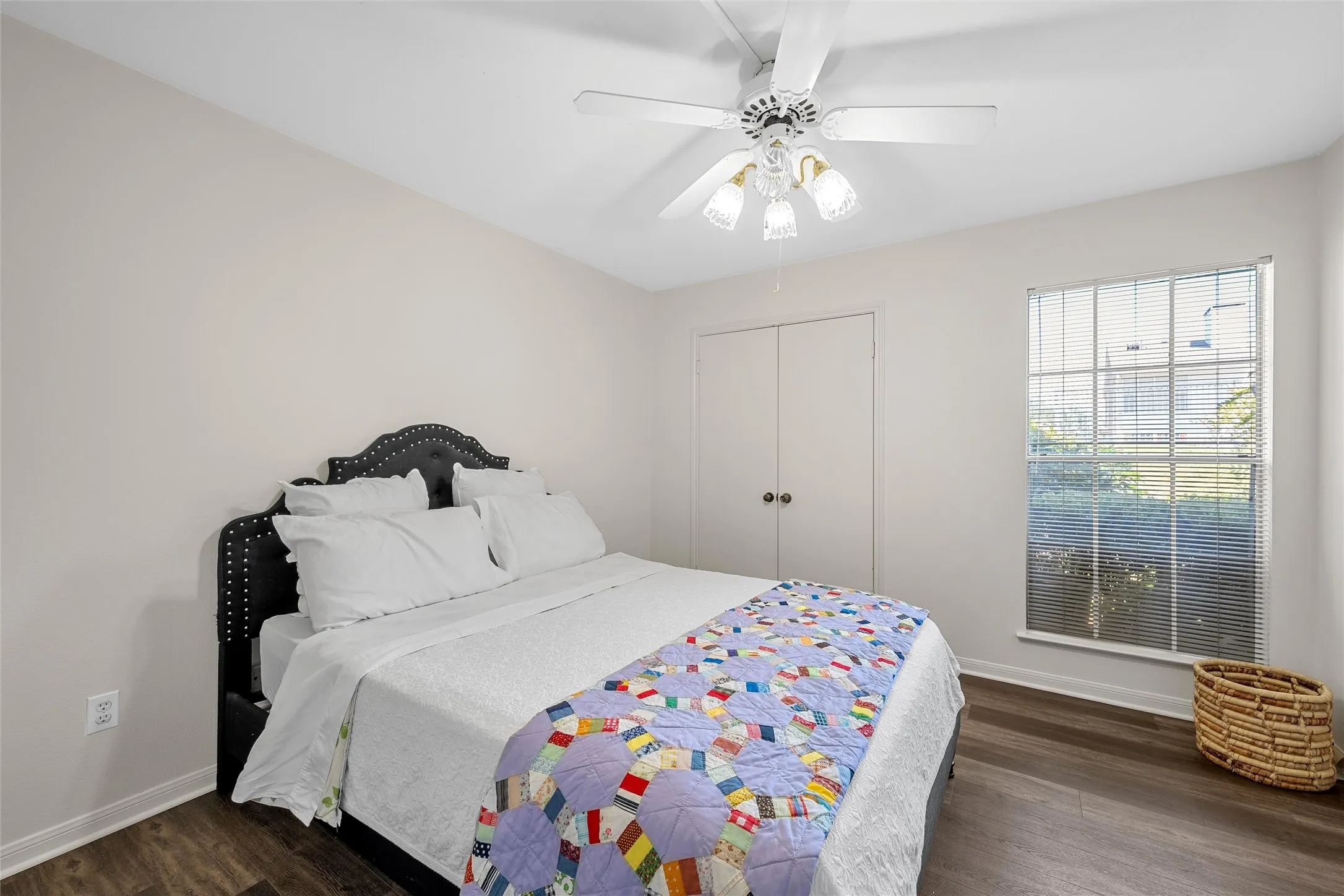 Condominium For Sale in Mc Lennan County , 2905 Lake Shore Drive 203, Waco, Texas 76708, 2 Bedroom, 2 Bathroom, Garage spaces, 1,178 Sqft, built in 1974, mls#21266231, Real Estate Agent in Waco, Homes For Sale in Mc Lennan county, Homes For Sale in Waco, Realtor in Waco Texas, Real Estate Brokerage Independent Realty Texas, Luminita Cordes Realtor