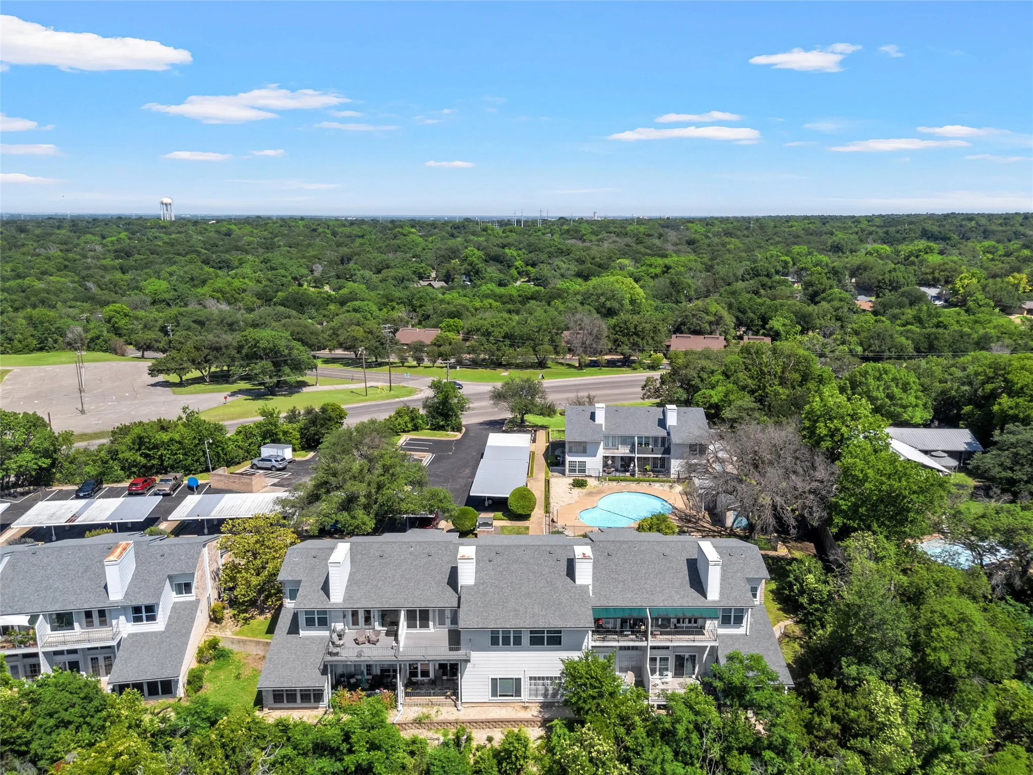 Condominium For Sale in Mc Lennan County , 2905 Lake Shore Drive 203, Waco, Texas 76708, 2 Bedroom, 2 Bathroom, Garage spaces, 1,178 Sqft, built in 1974, mls#21266231, Real Estate Agent in Waco, Homes For Sale in Mc Lennan county, Homes For Sale in Waco, Realtor in Waco Texas, Real Estate Brokerage Independent Realty Texas, Luminita Cordes Realtor
