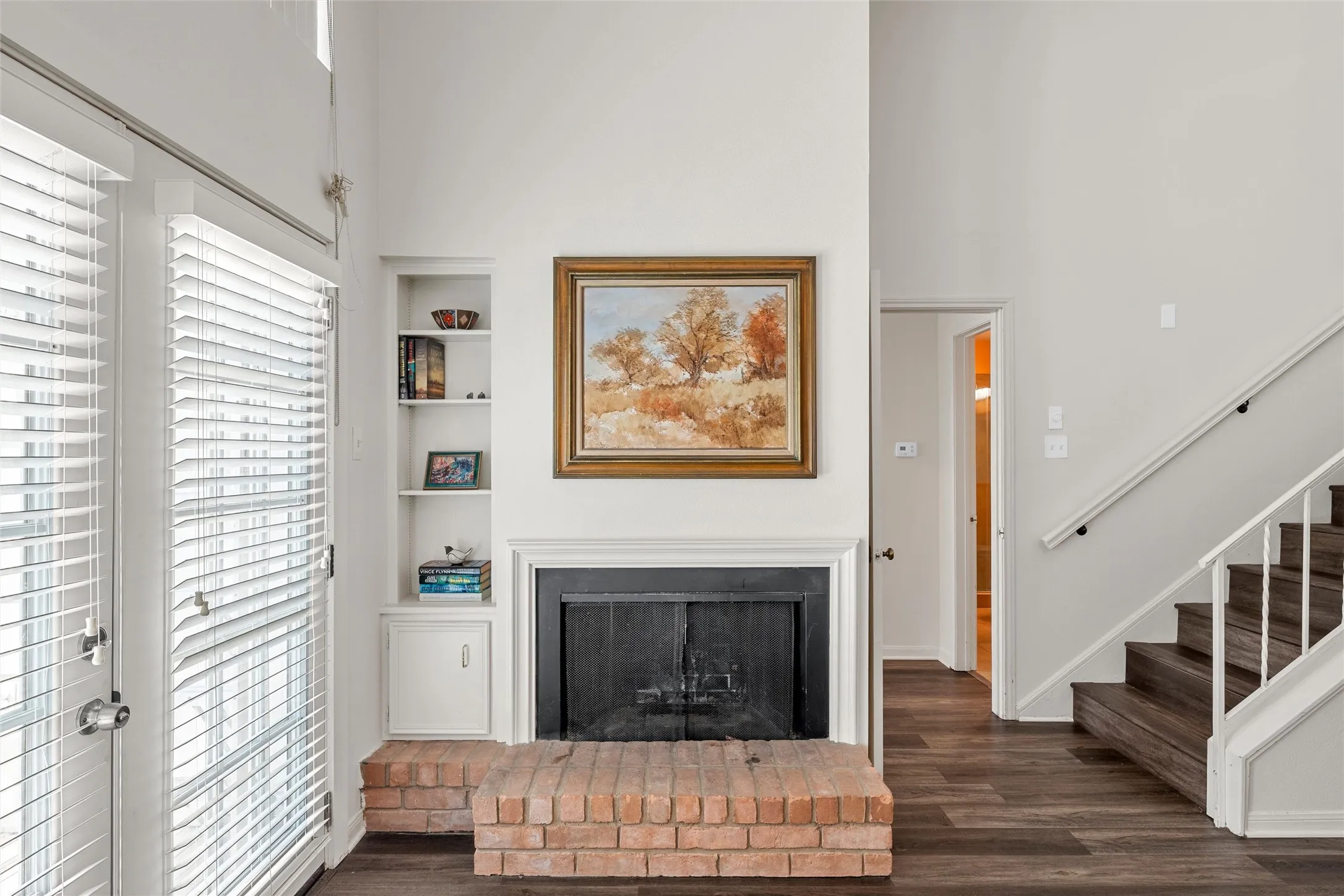 Condominium For Sale in Mc Lennan County , 2905 Lake Shore Drive 203, Waco, Texas 76708, 2 Bedroom, 2 Bathroom, Garage spaces, 1,178 Sqft, built in 1974, mls#21266231, Real Estate Agent in Waco, Homes For Sale in Mc Lennan county, Homes For Sale in Waco, Realtor in Waco Texas, Real Estate Brokerage Independent Realty Texas, Luminita Cordes Realtor