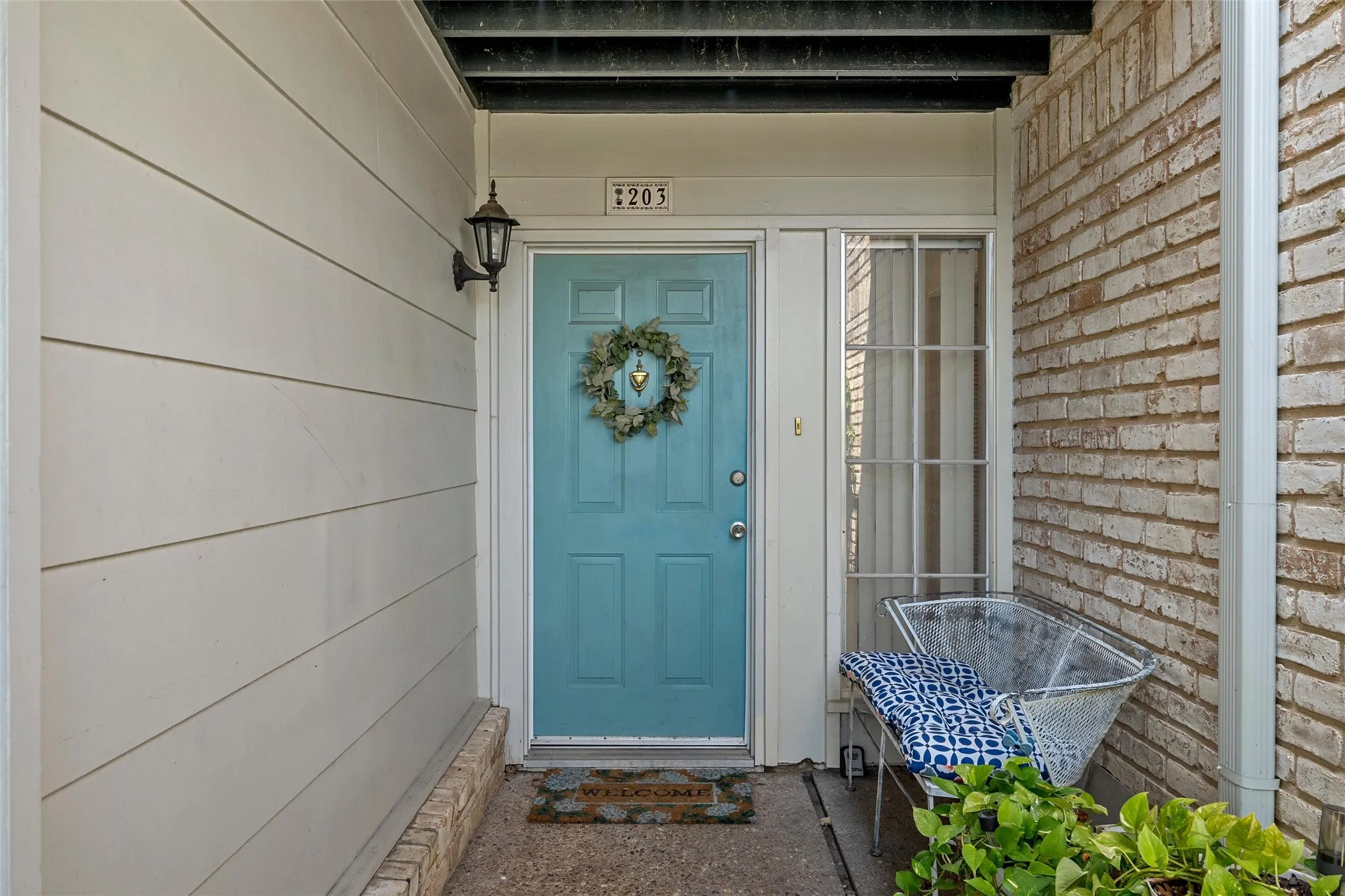 Condominium For Sale in Mc Lennan County , 2905 Lake Shore Drive 203, Waco, Texas 76708, 2 Bedroom, 2 Bathroom, Garage spaces, 1,178 Sqft, built in 1974, mls#21266231, Real Estate Agent in Waco, Homes For Sale in Mc Lennan county, Homes For Sale in Waco, Realtor in Waco Texas, Real Estate Brokerage Independent Realty Texas, Luminita Cordes Realtor