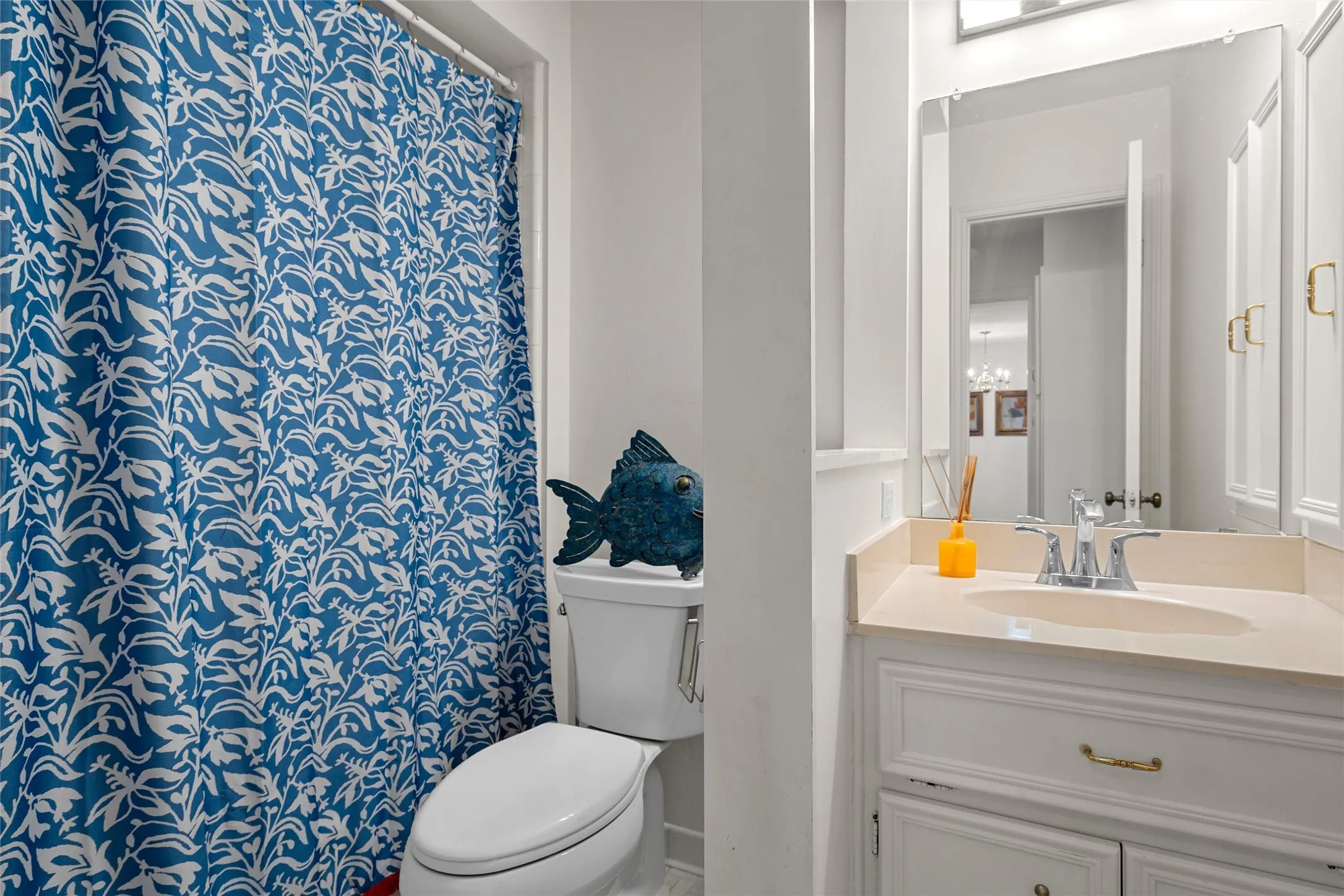 Condominium For Sale in Mc Lennan County , 2905 Lake Shore Drive 203, Waco, Texas 76708, 2 Bedroom, 2 Bathroom, Garage spaces, 1,178 Sqft, built in 1974, mls#21266231, Real Estate Agent in Waco, Homes For Sale in Mc Lennan county, Homes For Sale in Waco, Realtor in Waco Texas, Real Estate Brokerage Independent Realty Texas, Luminita Cordes Realtor
