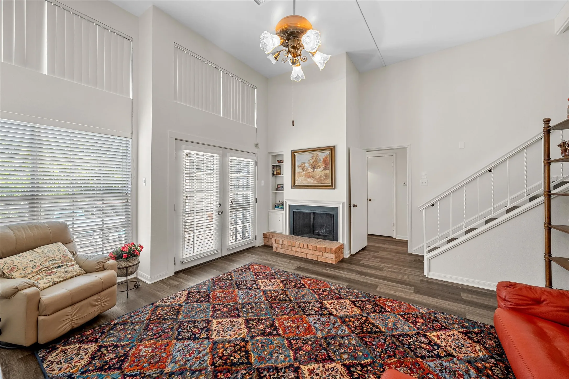 Condominium For Sale in Mc Lennan County , 2905 Lake Shore Drive 203, Waco, Texas 76708, 2 Bedroom, 2 Bathroom, Garage spaces, 1,178 Sqft, built in 1974, mls#21266231, Real Estate Agent in Waco, Homes For Sale in Mc Lennan county, Homes For Sale in Waco, Realtor in Waco Texas, Real Estate Brokerage Independent Realty Texas, Luminita Cordes Realtor