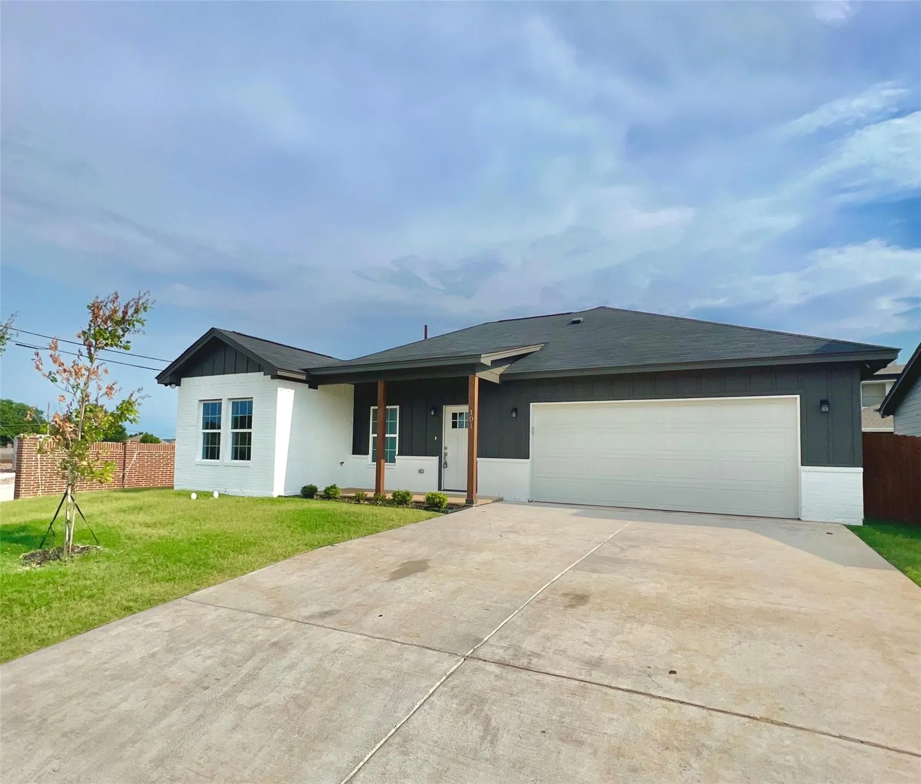 Single Family Residence For Rent in Tarrant County , 101 Magnolia Estates Street, Crowley, Texas 76036, 3 Bedroom, 2 Bathroom, 2 Garage spaces, 1,584 Sqft, built in 2022, mls#21278205, Real Estate Agent in Crowley, Homes For Rent in Tarrant county, Homes For Rent in Crowley, Realtor in Crowley Texas, Real Estate Brokerage Independent Realty Texas, Luminita Cordes Realtor