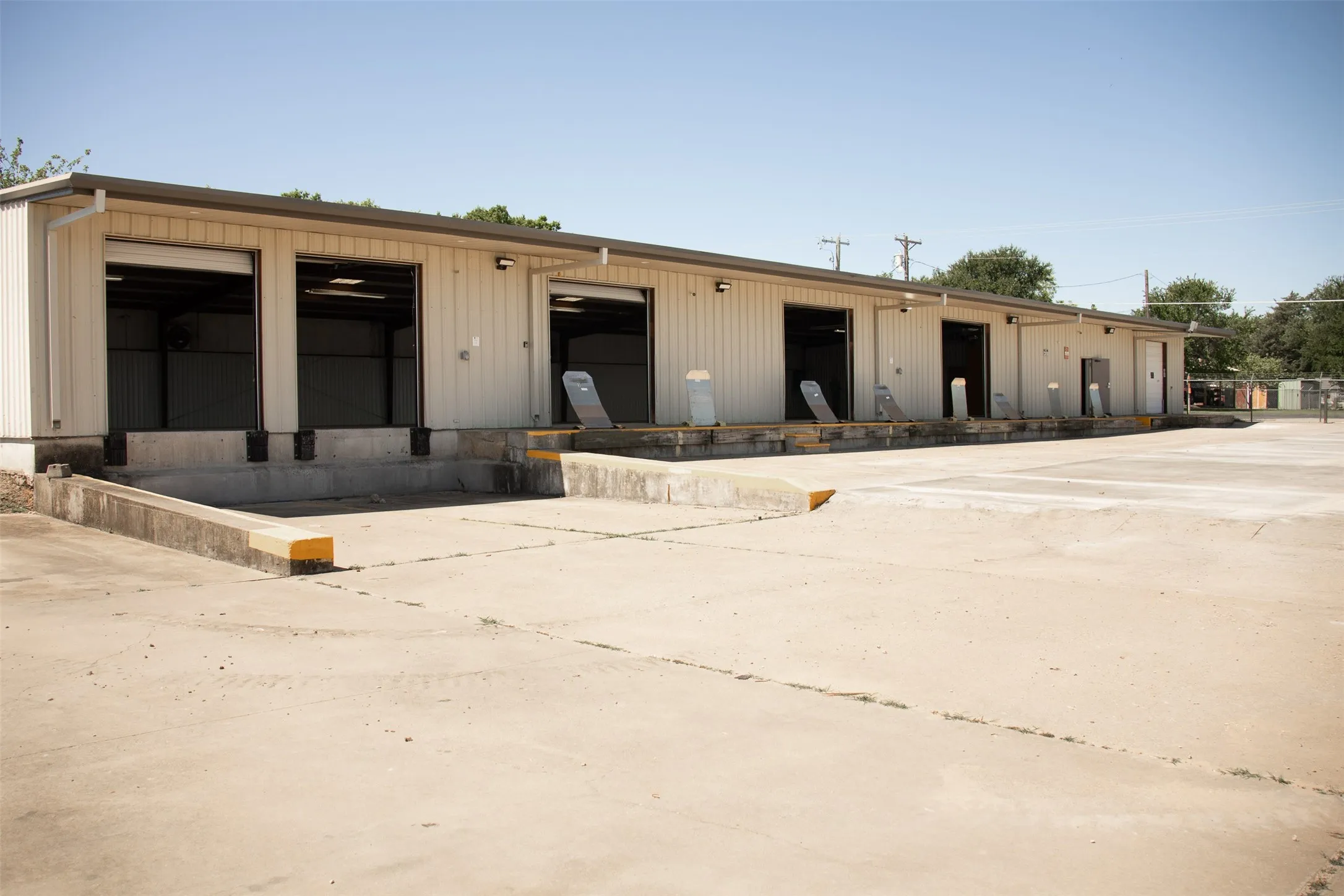 Industrial For Sale in Grayson County , 4809 Marshall Street, Sherman, Texas 75090, 0, 0, Garage spaces, 0 Sqft, built in 1980, Price $1, mls#21278246, Real Estate Agent in Sherman, Homes For Sale in Grayson county, Homes For Sale in Sherman, Realtor in Sherman Texas, Real Estate Brokerage Independent Realty Texas, Luminita Cordes Realtor