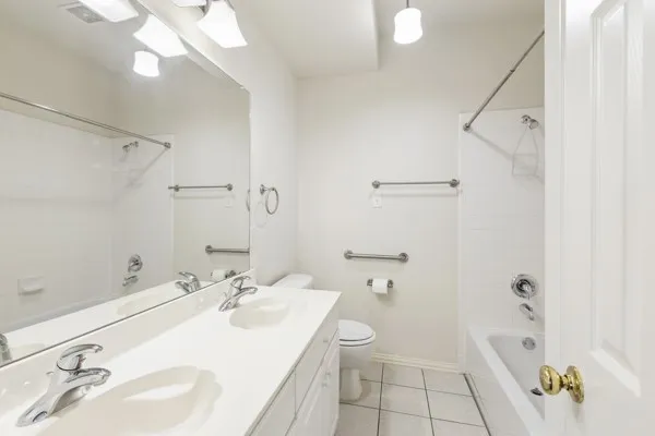 Single Family Residence For Sale in Rockwall County , 2540 Wagonwheel Drive, Rockwall, Texas 75032, 4 Bedroom, 2 Bathroom, 2 Garage spaces, 2,179 Sqft, built in 2001, mls#21278261, Real Estate Agent in Rockwall, Homes For Sale in Rockwall county, Homes For Sale in Rockwall, Realtor in Rockwall Texas, Real Estate Brokerage Independent Realty Texas, Luminita Cordes Realtor