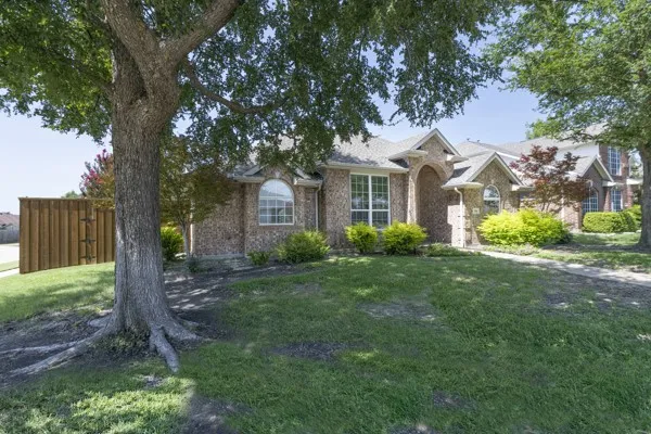 Single Family Residence For Sale in Rockwall County , 2540 Wagonwheel Drive, Rockwall, Texas 75032, 4 Bedroom, 2 Bathroom, 2 Garage spaces, 2,179 Sqft, built in 2001, mls#21278261, Real Estate Agent in Rockwall, Homes For Sale in Rockwall county, Homes For Sale in Rockwall, Realtor in Rockwall Texas, Real Estate Brokerage Independent Realty Texas, Luminita Cordes Realtor