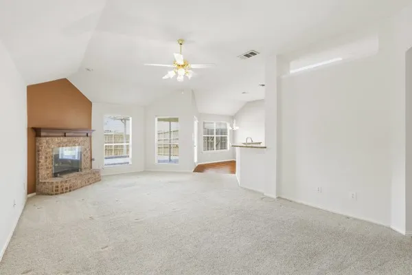 Single Family Residence For Sale in Rockwall County , 2540 Wagonwheel Drive, Rockwall, Texas 75032, 4 Bedroom, 2 Bathroom, 2 Garage spaces, 2,179 Sqft, built in 2001, mls#21278261, Real Estate Agent in Rockwall, Homes For Sale in Rockwall county, Homes For Sale in Rockwall, Realtor in Rockwall Texas, Real Estate Brokerage Independent Realty Texas, Luminita Cordes Realtor