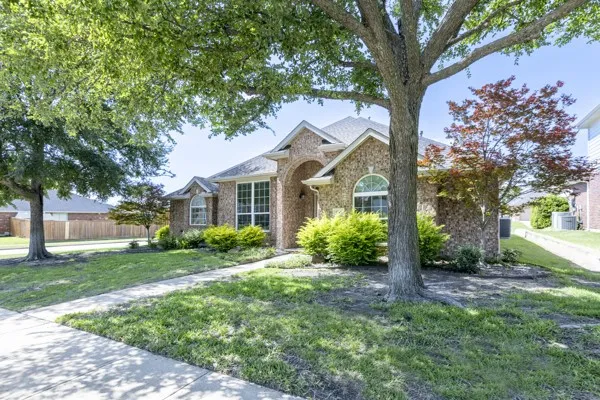 Single Family Residence For Sale in Rockwall County , 2540 Wagonwheel Drive, Rockwall, Texas 75032, 4 Bedroom, 2 Bathroom, 2 Garage spaces, 2,179 Sqft, built in 2001, mls#21278261, Real Estate Agent in Rockwall, Homes For Sale in Rockwall county, Homes For Sale in Rockwall, Realtor in Rockwall Texas, Real Estate Brokerage Independent Realty Texas, Luminita Cordes Realtor