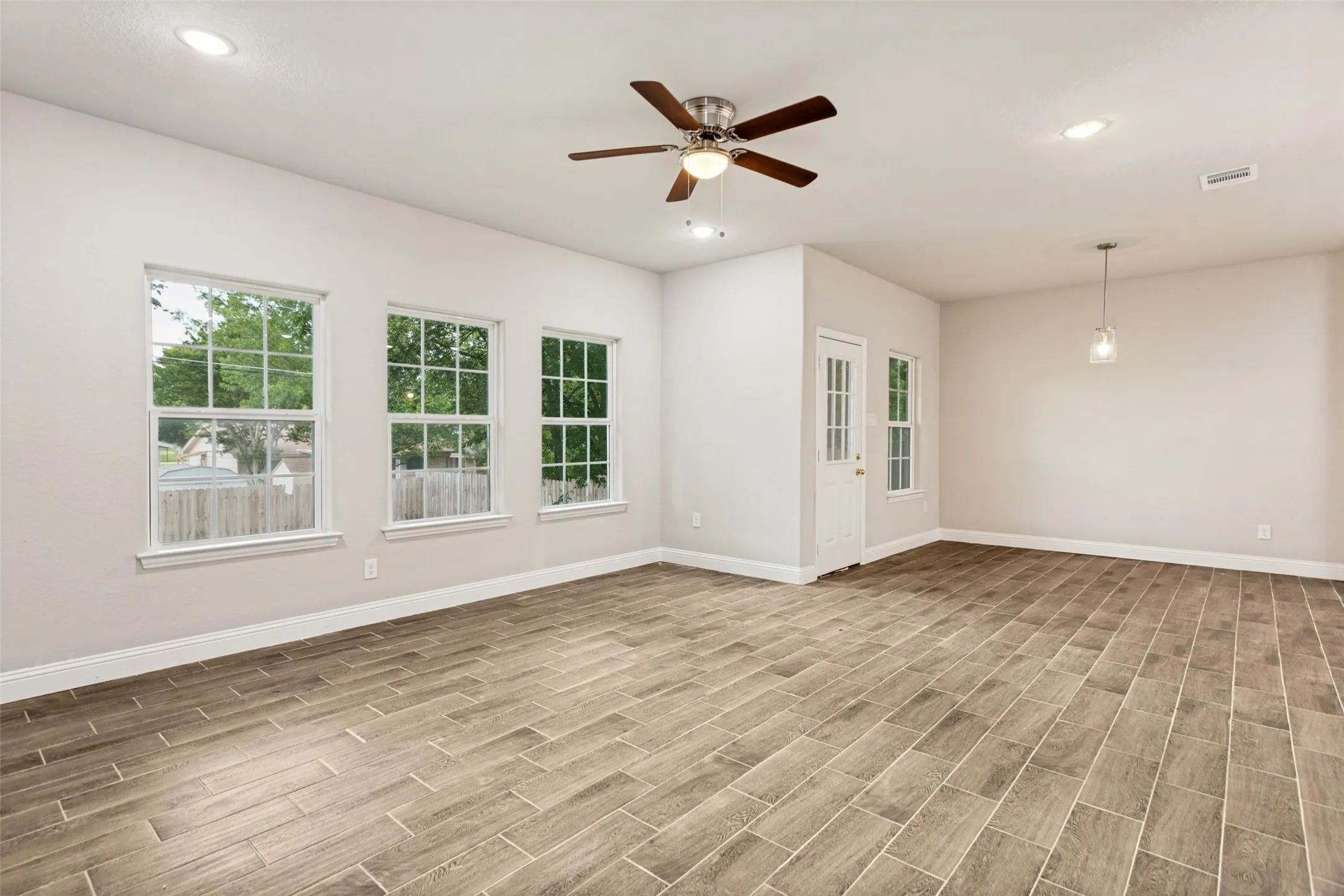Single Family Residence For Rent in Tarrant County , 5520 Goodman Avenue, Fort Worth, Texas 76107, 4 Bedroom, 2 Bathroom, 2 Garage spaces, 1,810 Sqft, built in 2023, mls#21278287, Real Estate Agent in Fort Worth, Homes For Rent in Tarrant county, Homes For Rent in Fort Worth, Realtor in Fort Worth Texas, Real Estate Brokerage Independent Realty Texas, Luminita Cordes Realtor