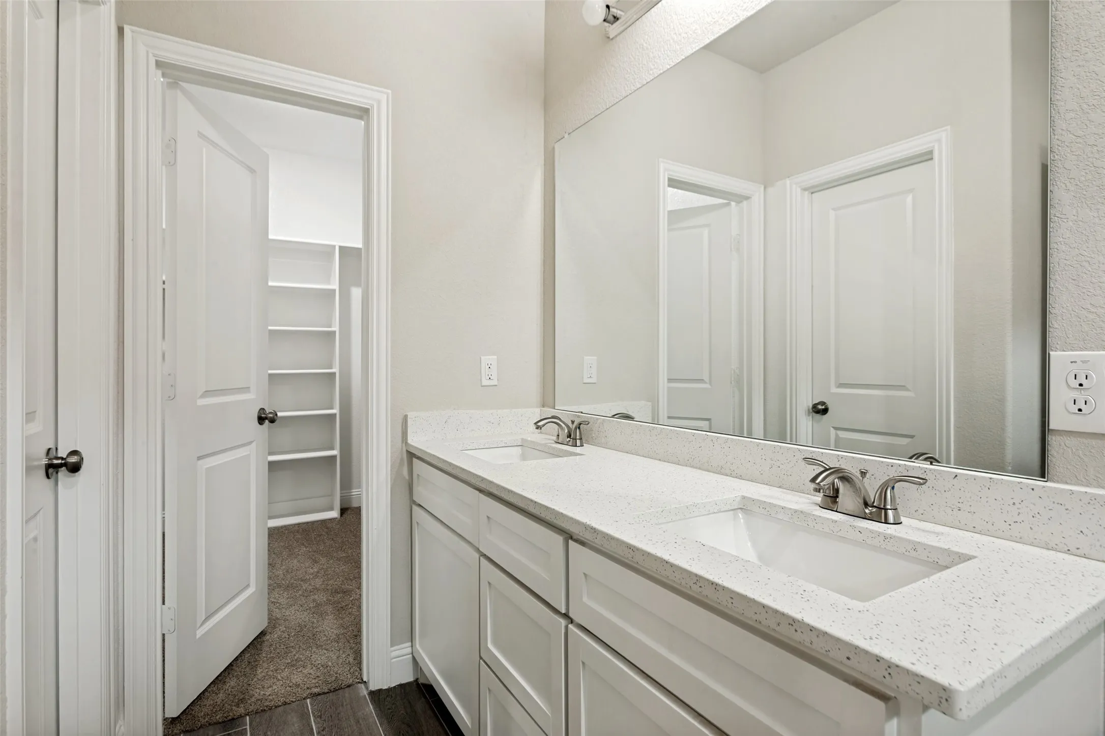 Single Family Residence For Rent in Tarrant County , 5520 Goodman Avenue, Fort Worth, Texas 76107, 4 Bedroom, 2 Bathroom, 2 Garage spaces, 1,810 Sqft, built in 2023, mls#21278287, Real Estate Agent in Fort Worth, Homes For Rent in Tarrant county, Homes For Rent in Fort Worth, Realtor in Fort Worth Texas, Real Estate Brokerage Independent Realty Texas, Luminita Cordes Realtor