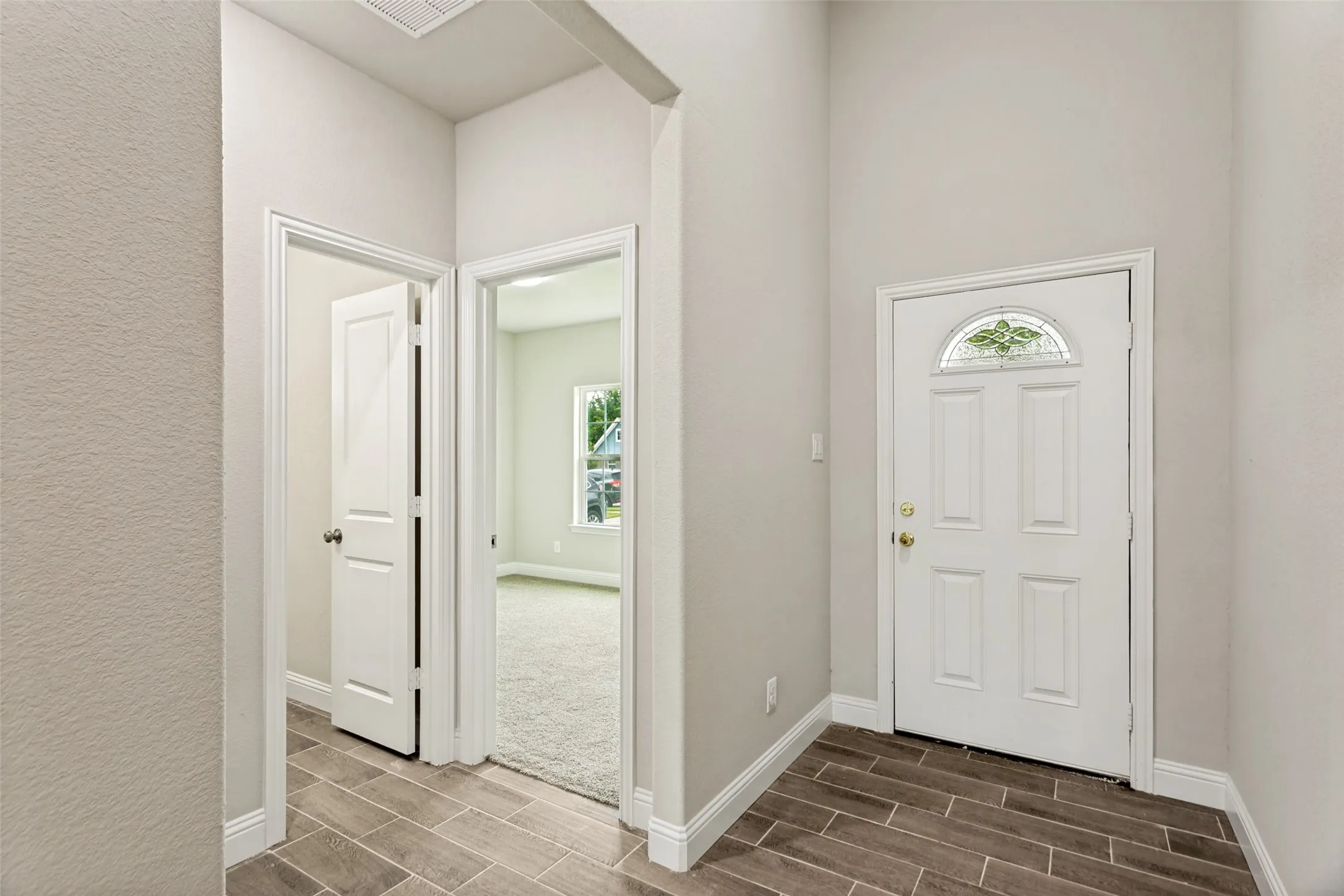 Single Family Residence For Rent in Tarrant County , 5520 Goodman Avenue, Fort Worth, Texas 76107, 4 Bedroom, 2 Bathroom, 2 Garage spaces, 1,810 Sqft, built in 2023, mls#21278287, Real Estate Agent in Fort Worth, Homes For Rent in Tarrant county, Homes For Rent in Fort Worth, Realtor in Fort Worth Texas, Real Estate Brokerage Independent Realty Texas, Luminita Cordes Realtor