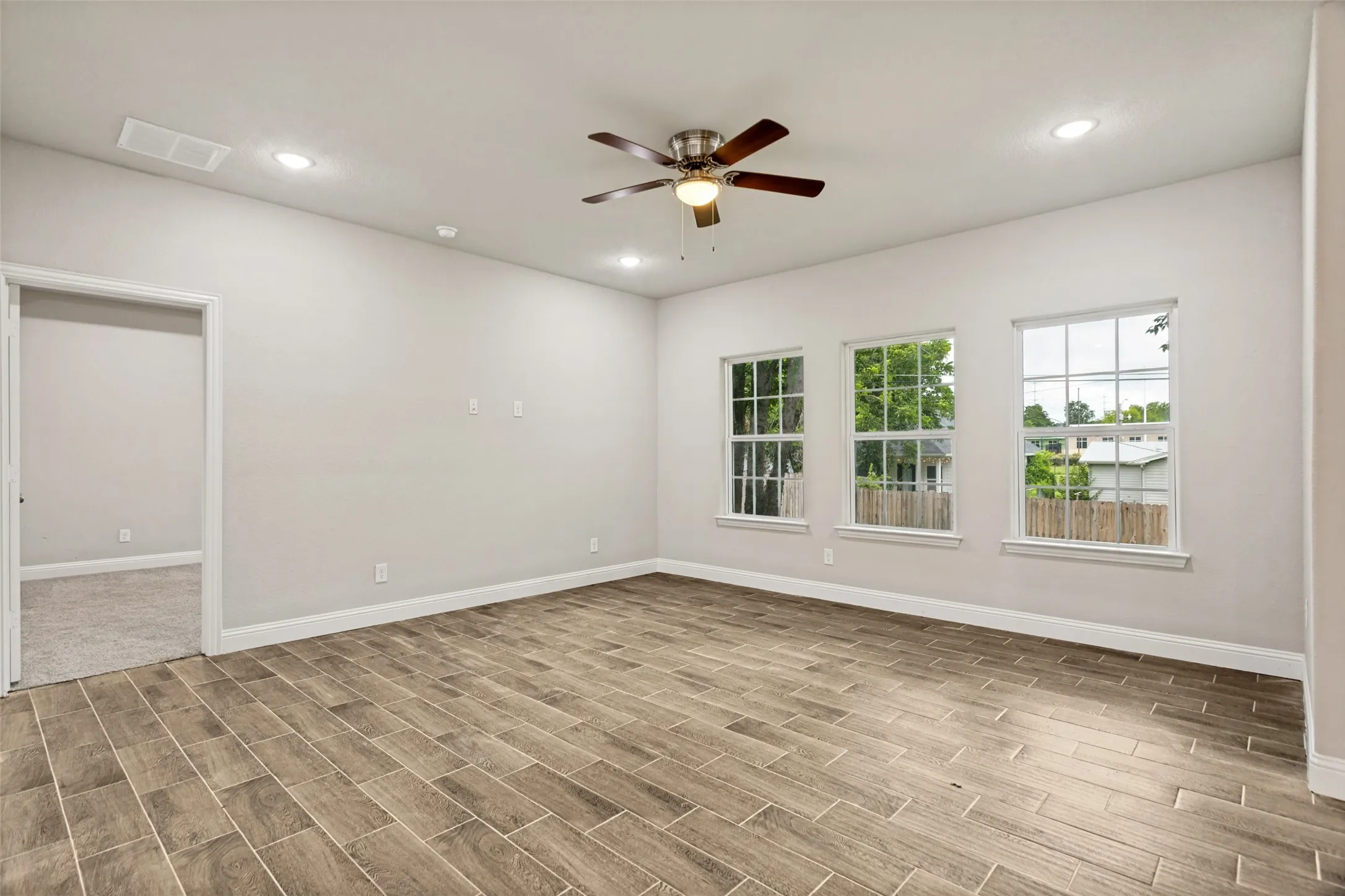 Single Family Residence For Rent in Tarrant County , 5520 Goodman Avenue, Fort Worth, Texas 76107, 4 Bedroom, 2 Bathroom, 2 Garage spaces, 1,810 Sqft, built in 2023, mls#21278287, Real Estate Agent in Fort Worth, Homes For Rent in Tarrant county, Homes For Rent in Fort Worth, Realtor in Fort Worth Texas, Real Estate Brokerage Independent Realty Texas, Luminita Cordes Realtor