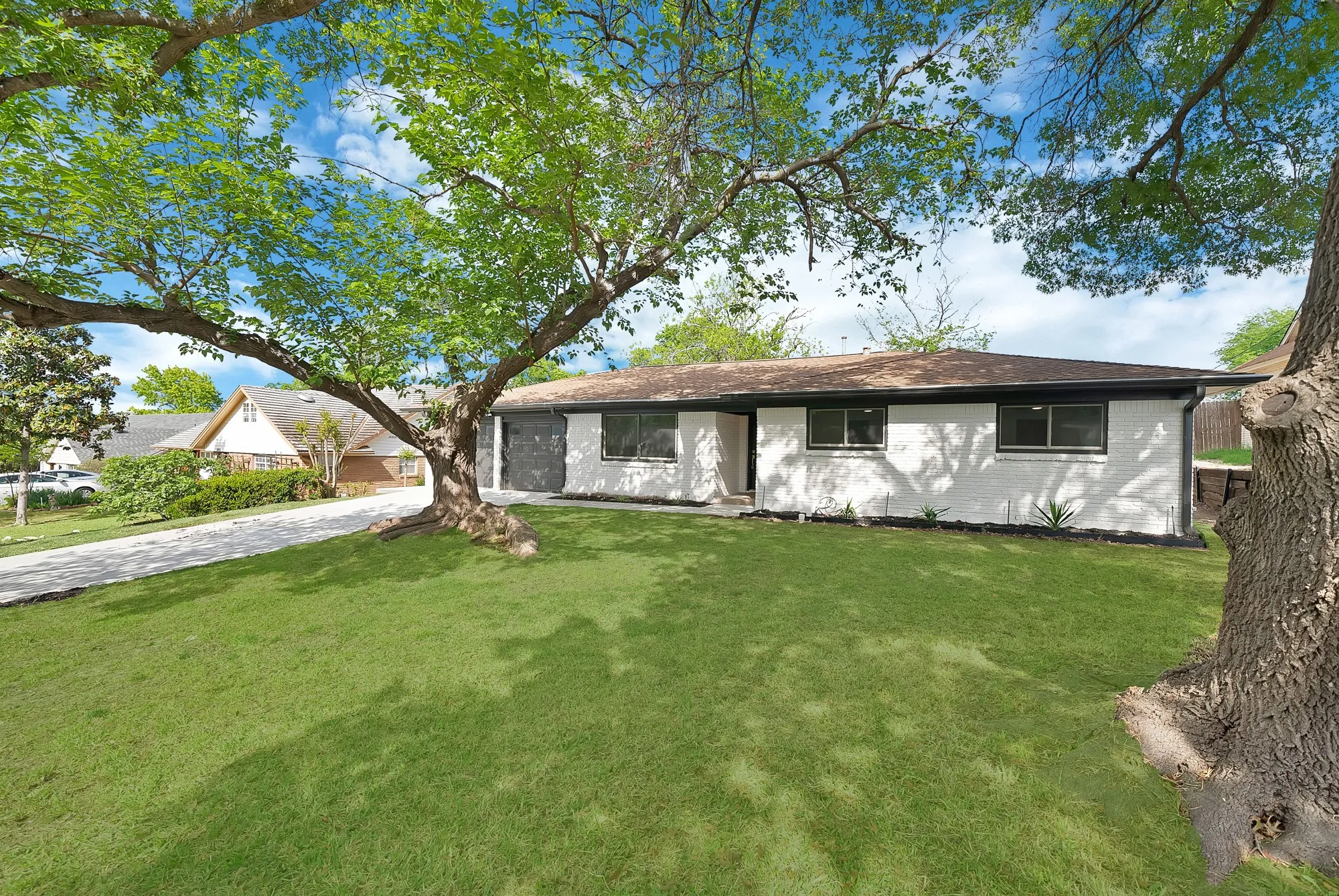 Single Family Residence For Sale in Tarrant County , 5617 Wharton Drive, Fort Worth, Texas 76133, 4 Bedroom, 2 Bathroom, 2 Garage spaces, 1,886 Sqft, built in 1959, mls#21277751, Real Estate Agent in Fort Worth, Homes For Sale in Tarrant county, Homes For Sale in Fort Worth, Realtor in Fort Worth Texas, Real Estate Brokerage Independent Realty Texas, Luminita Cordes Realtor
