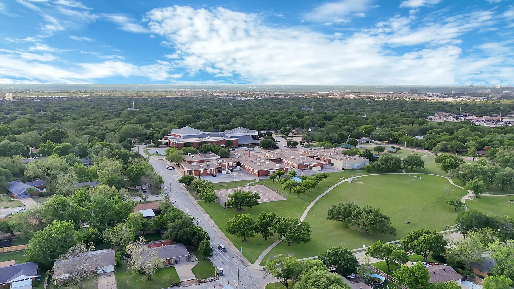 Single Family Residence For Sale in Tarrant County , 5617 Wharton Drive, Fort Worth, Texas 76133, 4 Bedroom, 2 Bathroom, 2 Garage spaces, 1,886 Sqft, built in 1959, mls#21277751, Real Estate Agent in Fort Worth, Homes For Sale in Tarrant county, Homes For Sale in Fort Worth, Realtor in Fort Worth Texas, Real Estate Brokerage Independent Realty Texas, Luminita Cordes Realtor