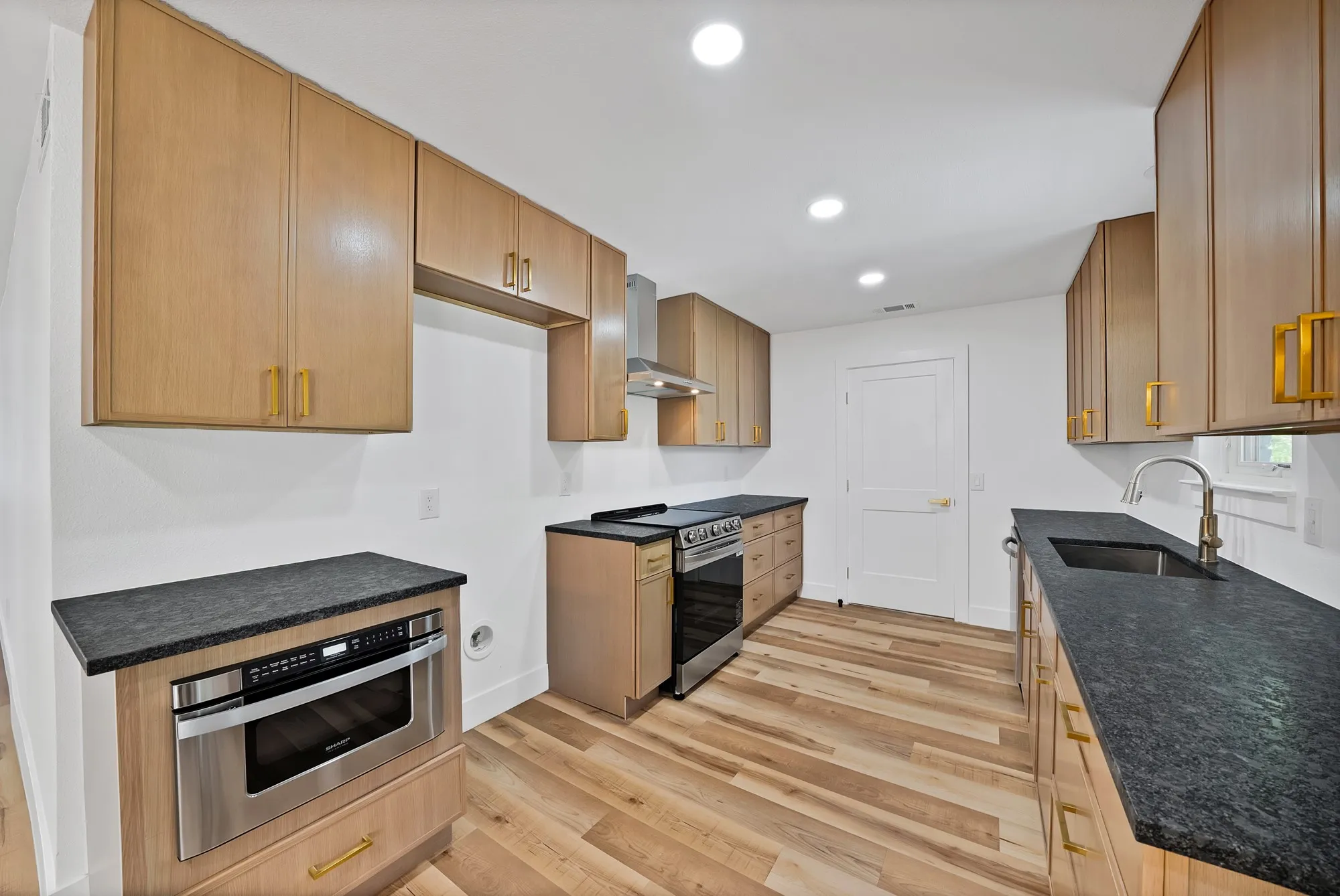 Single Family Residence For Sale in Tarrant County , 5617 Wharton Drive, Fort Worth, Texas 76133, 4 Bedroom, 2 Bathroom, 2 Garage spaces, 1,886 Sqft, built in 1959, mls#21277751, Real Estate Agent in Fort Worth, Homes For Sale in Tarrant county, Homes For Sale in Fort Worth, Realtor in Fort Worth Texas, Real Estate Brokerage Independent Realty Texas, Luminita Cordes Realtor