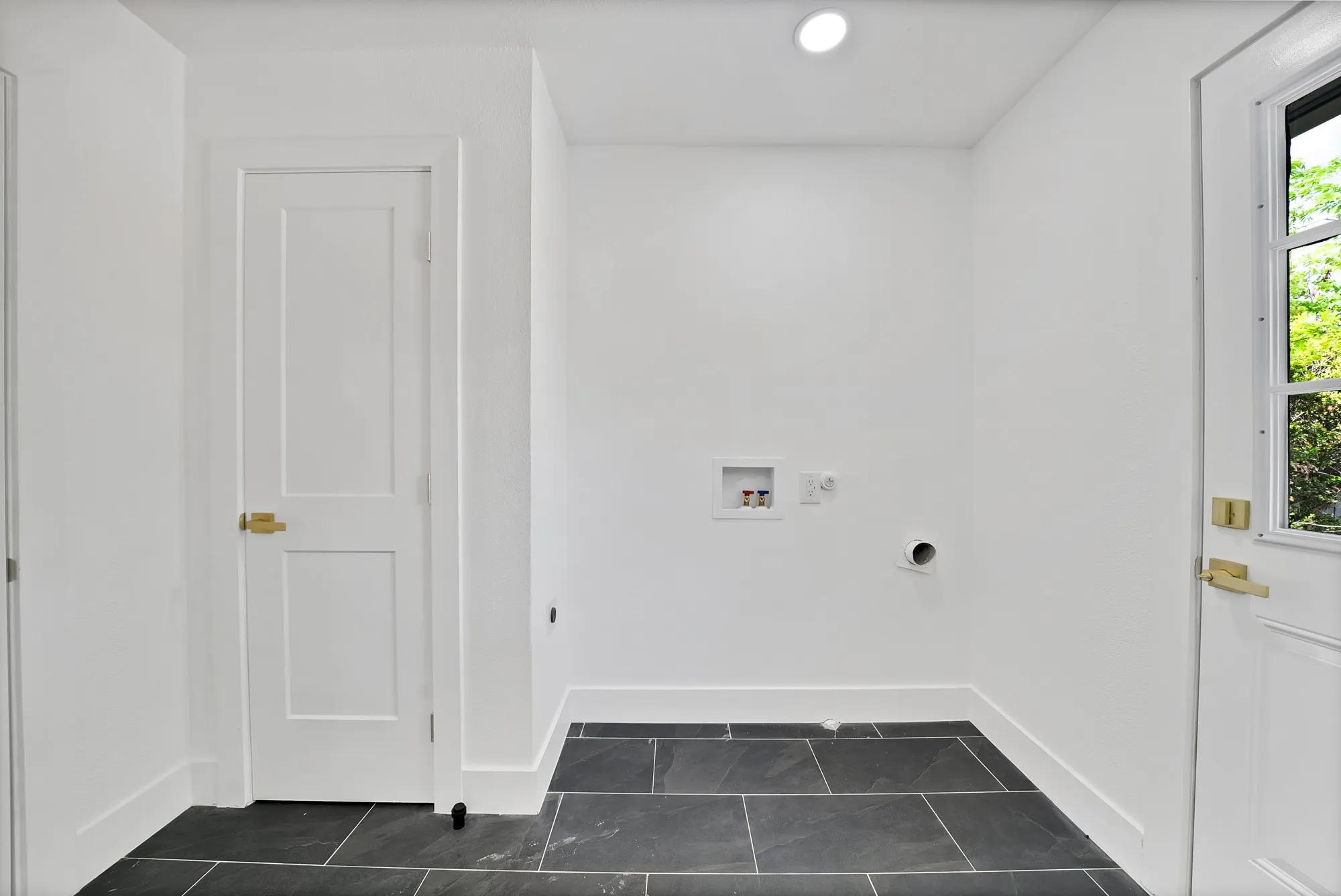 Single Family Residence For Sale in Tarrant County , 5617 Wharton Drive, Fort Worth, Texas 76133, 4 Bedroom, 2 Bathroom, 2 Garage spaces, 1,886 Sqft, built in 1959, mls#21277751, Real Estate Agent in Fort Worth, Homes For Sale in Tarrant county, Homes For Sale in Fort Worth, Realtor in Fort Worth Texas, Real Estate Brokerage Independent Realty Texas, Luminita Cordes Realtor