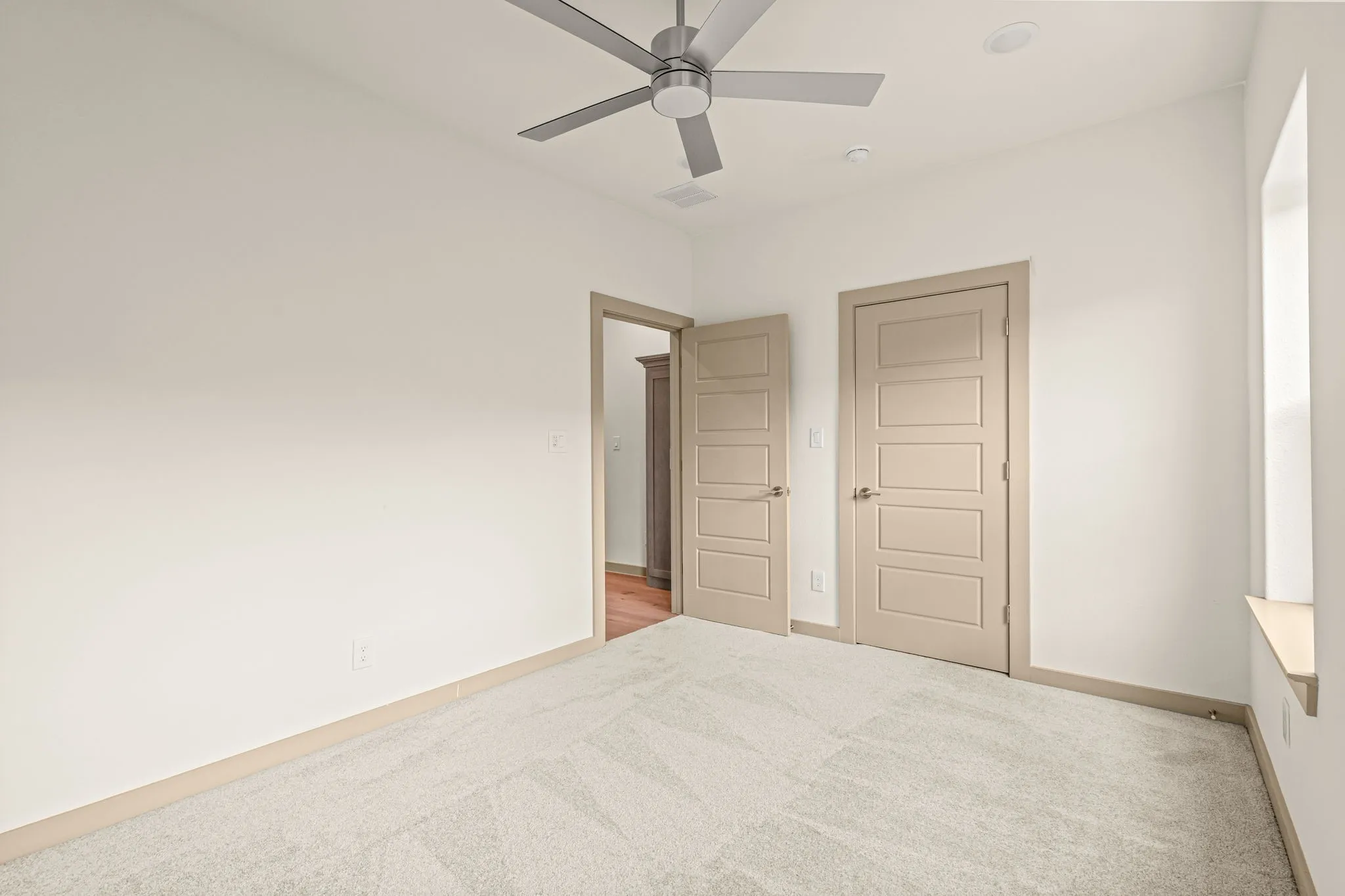 Townhouse For Sale in Tarrant County , 304 Golden Bell Lane, Fort Worth, Texas 76107, 2 Bedroom, 3 Bathroom, 2 Garage spaces, 1,802 Sqft, built in 2026, mls#21276823, Real Estate Agent in Fort Worth, Homes For Sale in Tarrant county, Homes For Sale in Fort Worth, Realtor in Fort Worth Texas, Real Estate Brokerage Independent Realty Texas, Luminita Cordes Realtor
