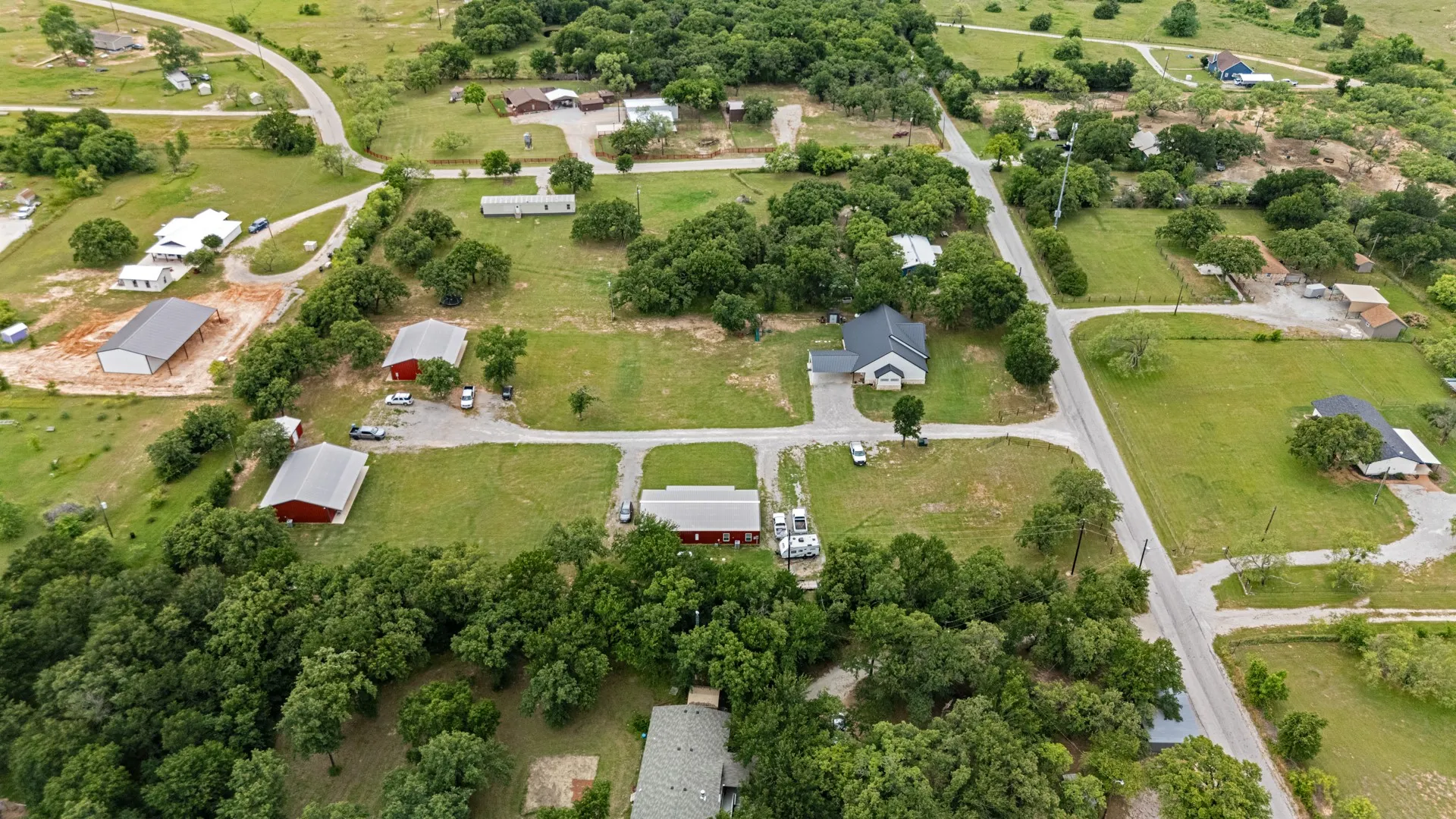 Duplex For Sale in Wise County , 137 County Road 3351, Paradise, Texas 76073, 12 Bedroom, 9 Bathroom, Garage spaces, 8,180 Sqft, built in 2020, mls#21270049, Real Estate Agent in Paradise, Homes For Sale in Wise county, Homes For Sale in Paradise, Realtor in Paradise Texas, Real Estate Brokerage Independent Realty Texas, Luminita Cordes Realtor