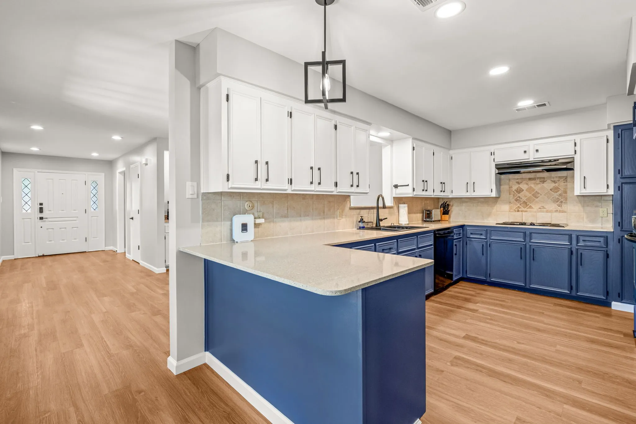Duplex For Sale in Tarrant County , 5111/5109 Ledgestone Drive, Fort Worth, Texas 76132, 5 Bedroom, 5 Bathroom, Garage spaces, 0 Sqft, built in 1979, mls#21278330, Real Estate Agent in Fort Worth, Homes For Sale in Tarrant county, Homes For Sale in Fort Worth, Realtor in Fort Worth Texas, Real Estate Brokerage Independent Realty Texas, Luminita Cordes Realtor
