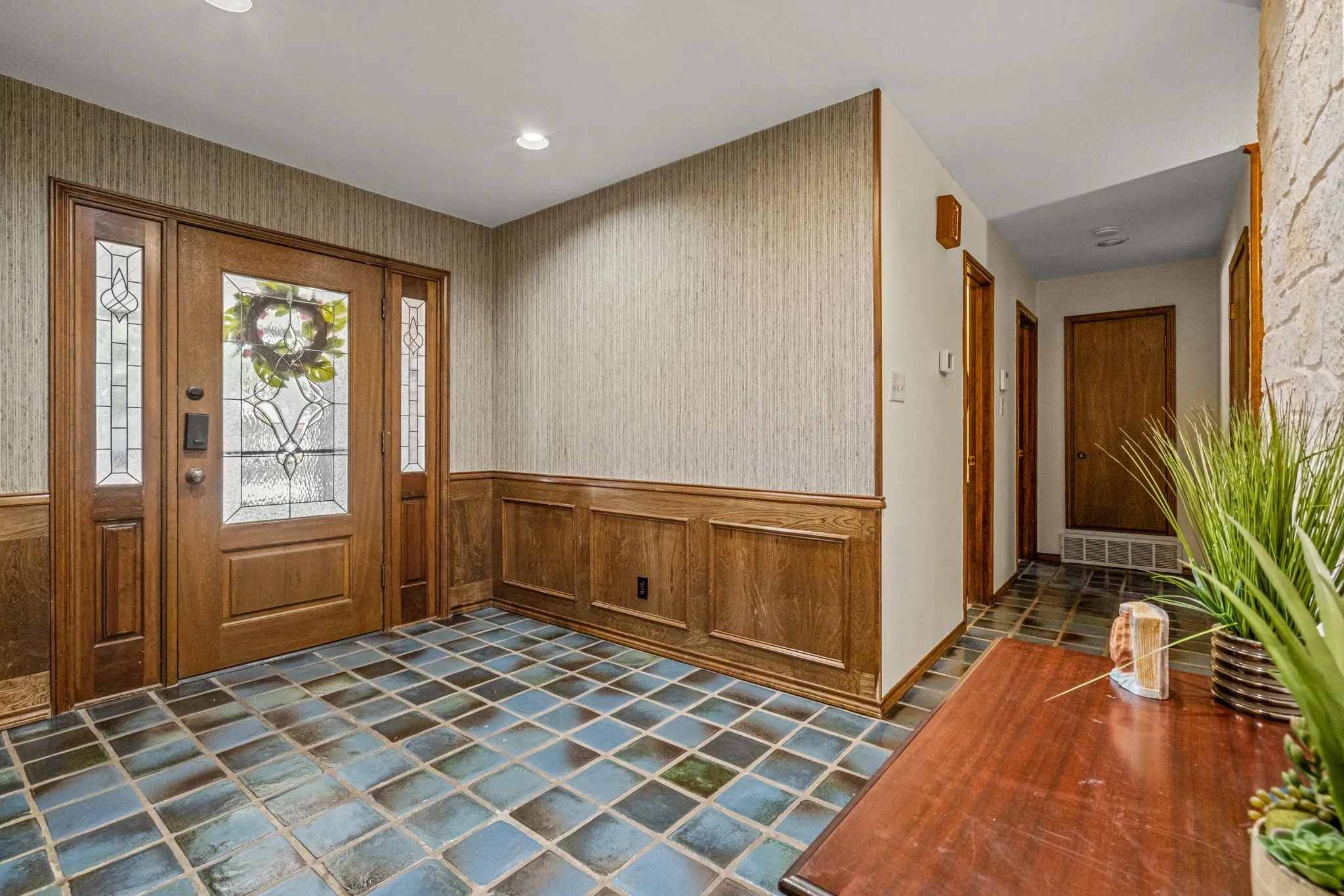 Duplex For Sale in Tarrant County , 5111/5109 Ledgestone Drive, Fort Worth, Texas 76132, 5 Bedroom, 5 Bathroom, Garage spaces, 0 Sqft, built in 1979, mls#21278330, Real Estate Agent in Fort Worth, Homes For Sale in Tarrant county, Homes For Sale in Fort Worth, Realtor in Fort Worth Texas, Real Estate Brokerage Independent Realty Texas, Luminita Cordes Realtor