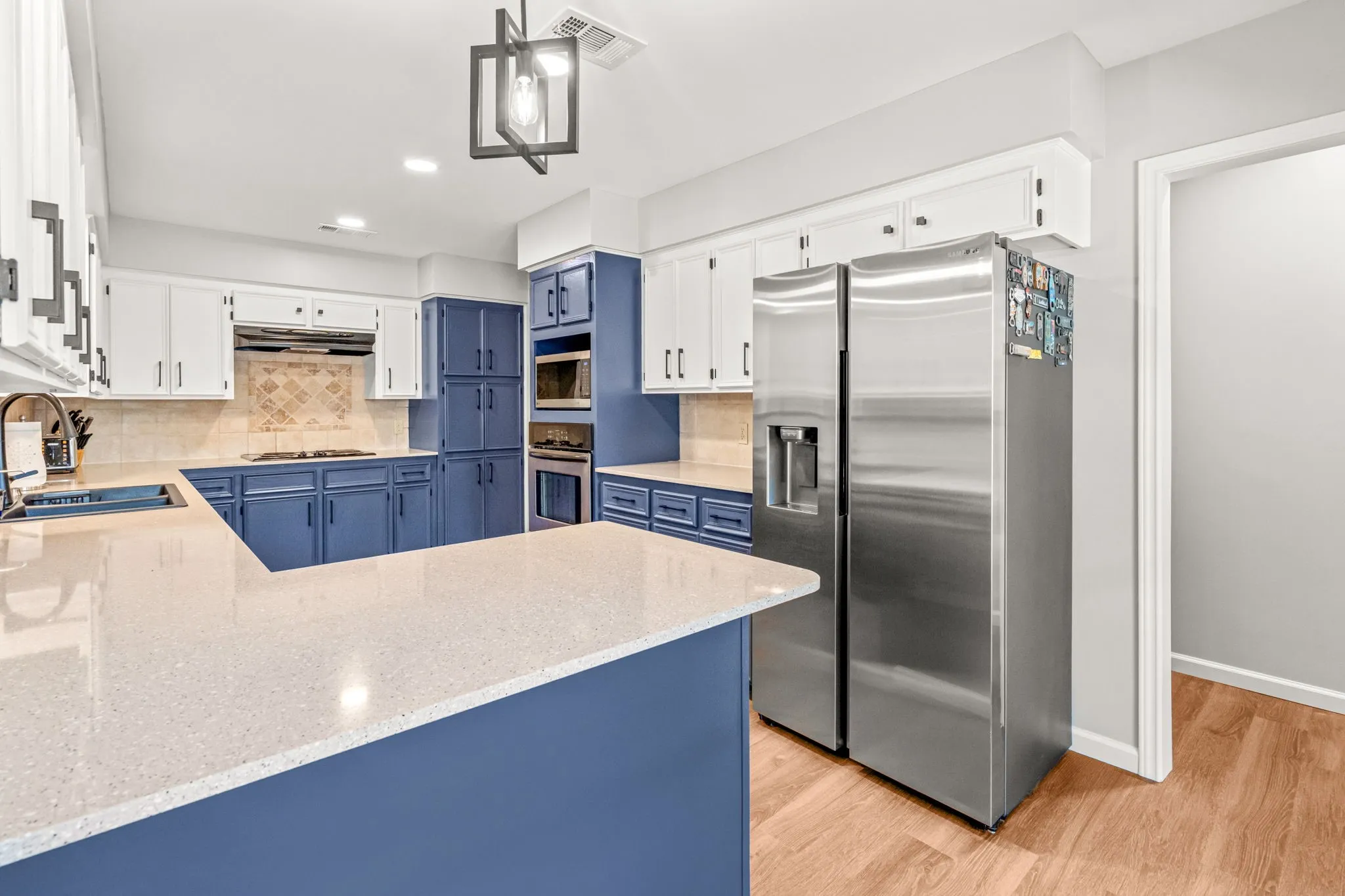 Duplex For Sale in Tarrant County , 5111/5109 Ledgestone Drive, Fort Worth, Texas 76132, 5 Bedroom, 5 Bathroom, Garage spaces, 0 Sqft, built in 1979, mls#21278330, Real Estate Agent in Fort Worth, Homes For Sale in Tarrant county, Homes For Sale in Fort Worth, Realtor in Fort Worth Texas, Real Estate Brokerage Independent Realty Texas, Luminita Cordes Realtor