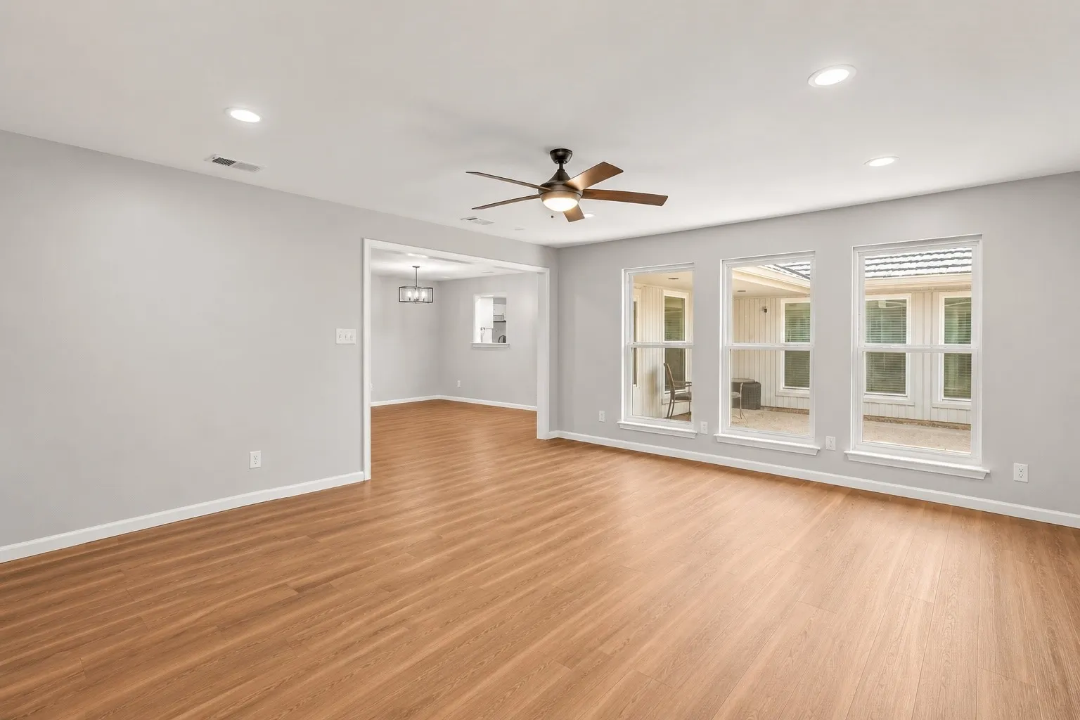 Duplex For Sale in Tarrant County , 5111/5109 Ledgestone Drive, Fort Worth, Texas 76132, 5 Bedroom, 5 Bathroom, Garage spaces, 0 Sqft, built in 1979, mls#21278330, Real Estate Agent in Fort Worth, Homes For Sale in Tarrant county, Homes For Sale in Fort Worth, Realtor in Fort Worth Texas, Real Estate Brokerage Independent Realty Texas, Luminita Cordes Realtor