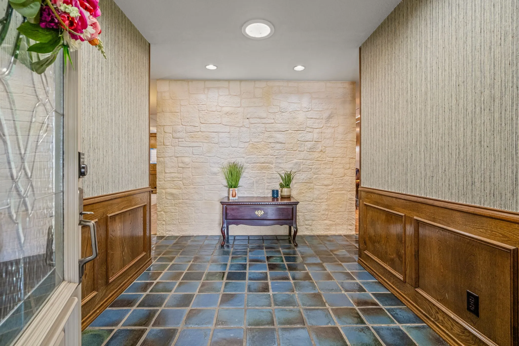 Duplex For Sale in Tarrant County , 5111/5109 Ledgestone Drive, Fort Worth, Texas 76132, 5 Bedroom, 5 Bathroom, Garage spaces, 0 Sqft, built in 1979, mls#21278330, Real Estate Agent in Fort Worth, Homes For Sale in Tarrant county, Homes For Sale in Fort Worth, Realtor in Fort Worth Texas, Real Estate Brokerage Independent Realty Texas, Luminita Cordes Realtor