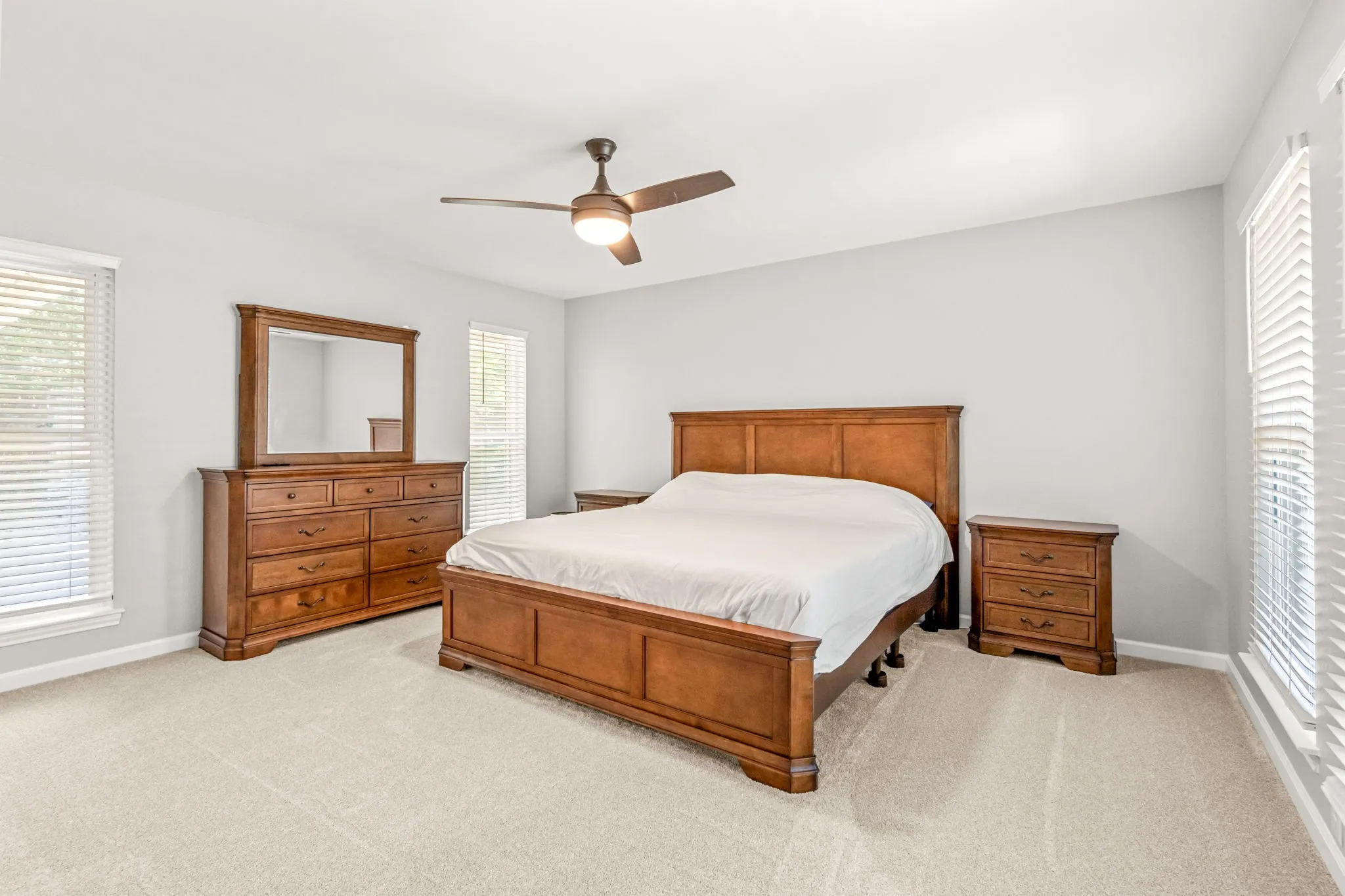 Duplex For Sale in Tarrant County , 5111/5109 Ledgestone Drive, Fort Worth, Texas 76132, 5 Bedroom, 5 Bathroom, Garage spaces, 0 Sqft, built in 1979, mls#21278330, Real Estate Agent in Fort Worth, Homes For Sale in Tarrant county, Homes For Sale in Fort Worth, Realtor in Fort Worth Texas, Real Estate Brokerage Independent Realty Texas, Luminita Cordes Realtor