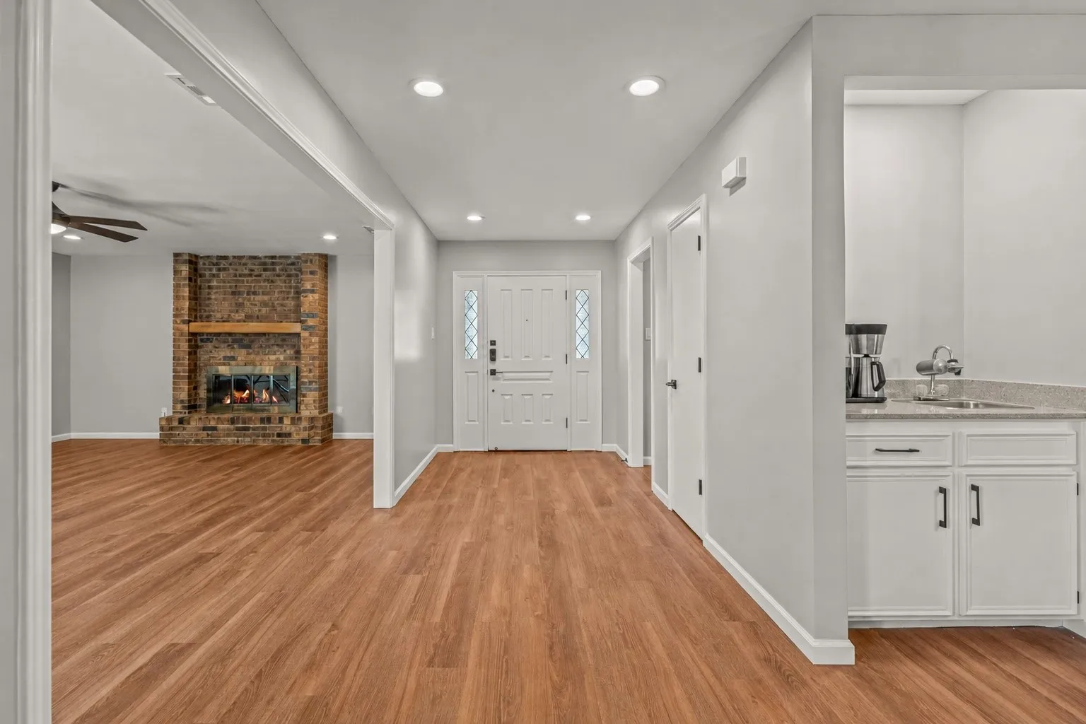 Duplex For Sale in Tarrant County , 5111/5109 Ledgestone Drive, Fort Worth, Texas 76132, 5 Bedroom, 5 Bathroom, Garage spaces, 0 Sqft, built in 1979, mls#21278330, Real Estate Agent in Fort Worth, Homes For Sale in Tarrant county, Homes For Sale in Fort Worth, Realtor in Fort Worth Texas, Real Estate Brokerage Independent Realty Texas, Luminita Cordes Realtor