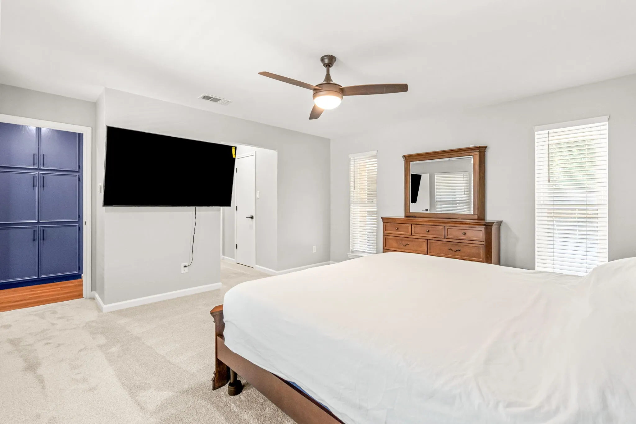 Duplex For Sale in Tarrant County , 5111/5109 Ledgestone Drive, Fort Worth, Texas 76132, 5 Bedroom, 5 Bathroom, Garage spaces, 0 Sqft, built in 1979, mls#21278330, Real Estate Agent in Fort Worth, Homes For Sale in Tarrant county, Homes For Sale in Fort Worth, Realtor in Fort Worth Texas, Real Estate Brokerage Independent Realty Texas, Luminita Cordes Realtor