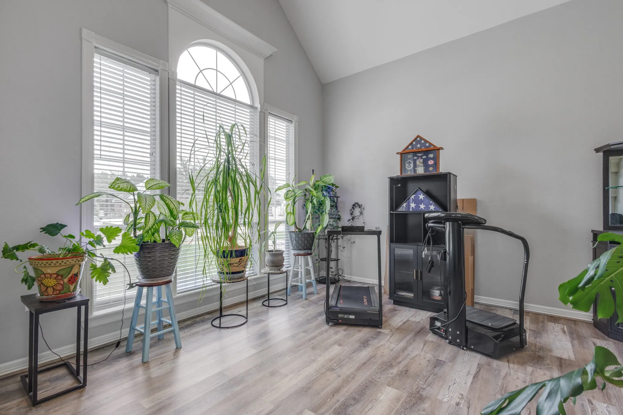 Single Family Residence For Sale in Taylor County , 1625 Lakeshore Drive, Abilene, Texas 79602, 5 Bedrooms, 4 Bathrooms, 3 Garage spaces, 3,640 Sqft, built in 1998, Price $550,000, mls#21276289, Real Estate Agent in Abilene, Homes For Sale in Taylor county, Homes For Sale in Abilene, Realtor in Abilene Texas, Real Estate Brokerage Independent Realty Texas, Luminita Cordes Realtor